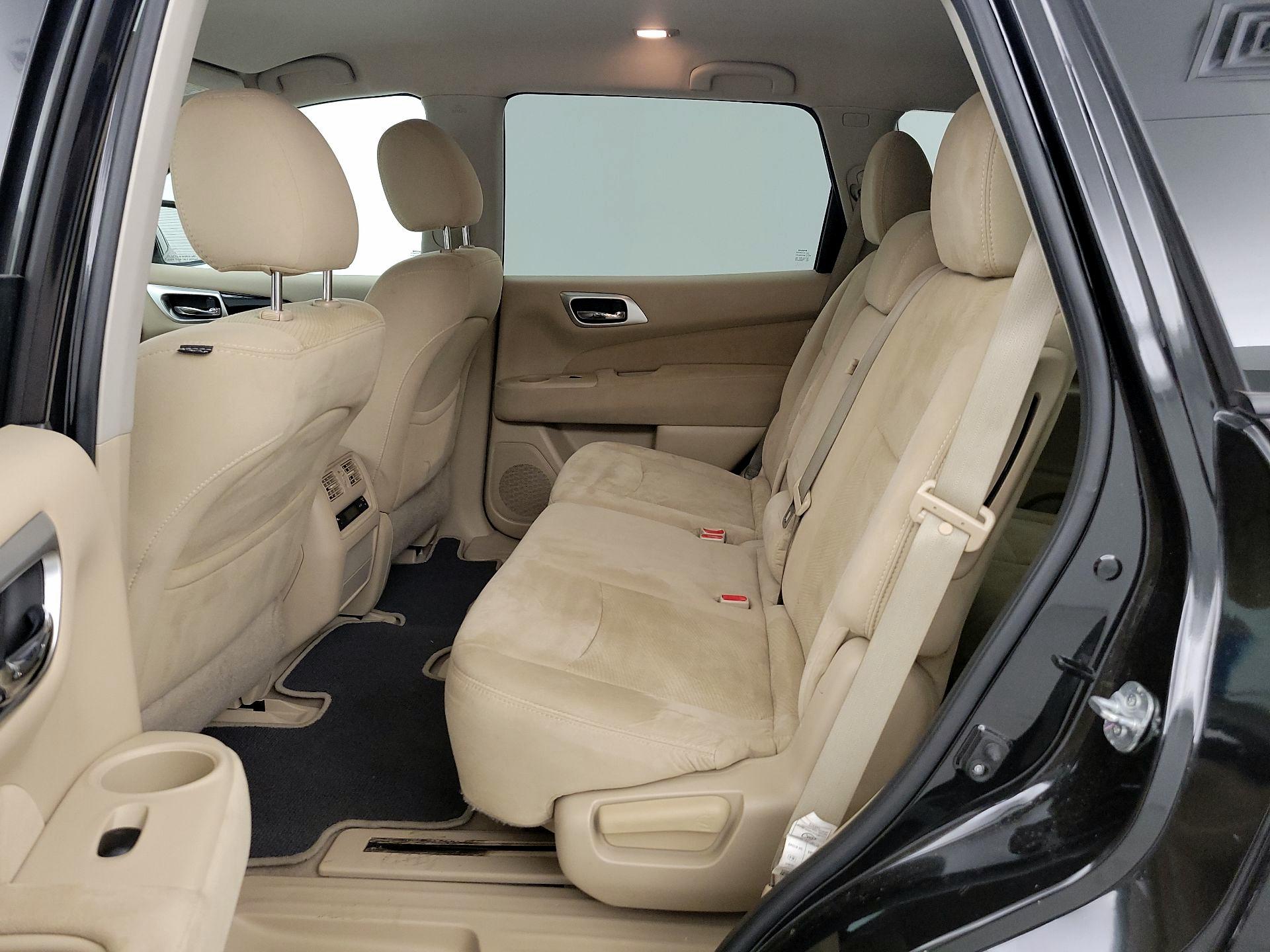 Thumbnail: 2015 Nissan Pathfinder - 19