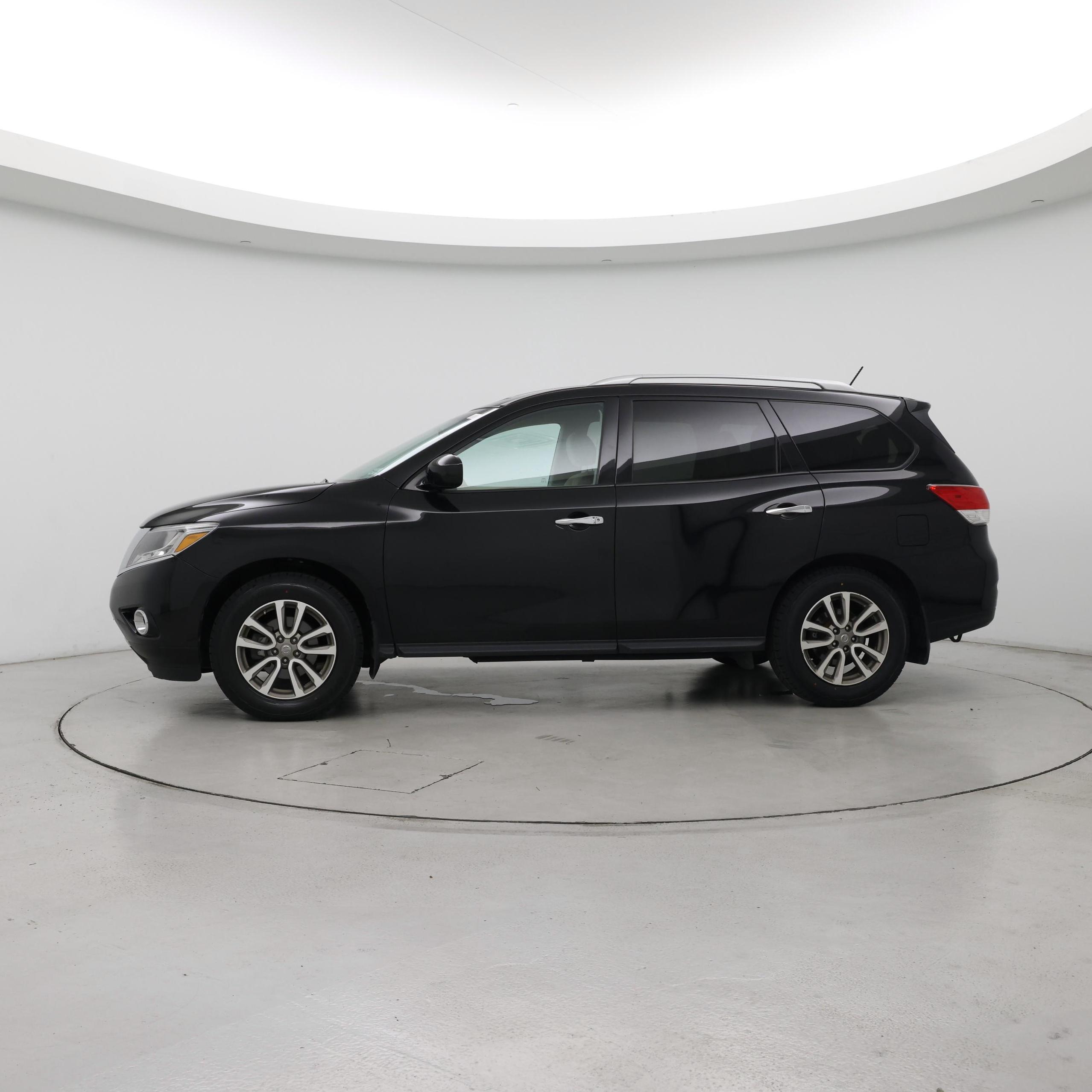 Thumbnail: 2015 Nissan Pathfinder - 3
