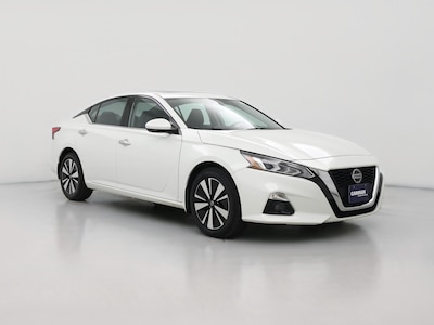 White 2022 Nissan Altima SL