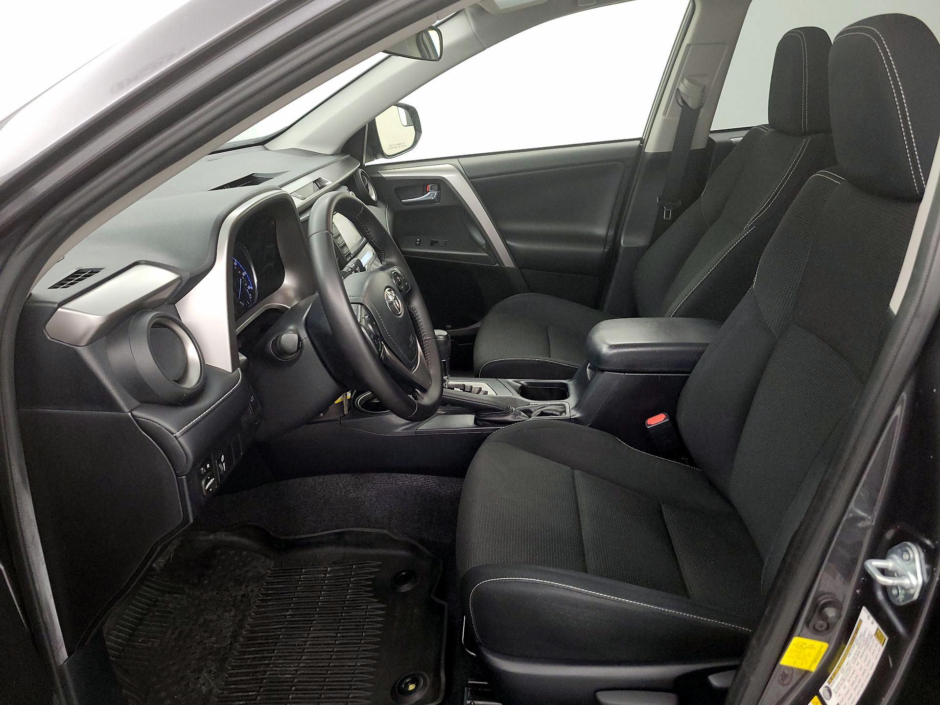 Thumbnail: 2016 Toyota RAV4 - 11