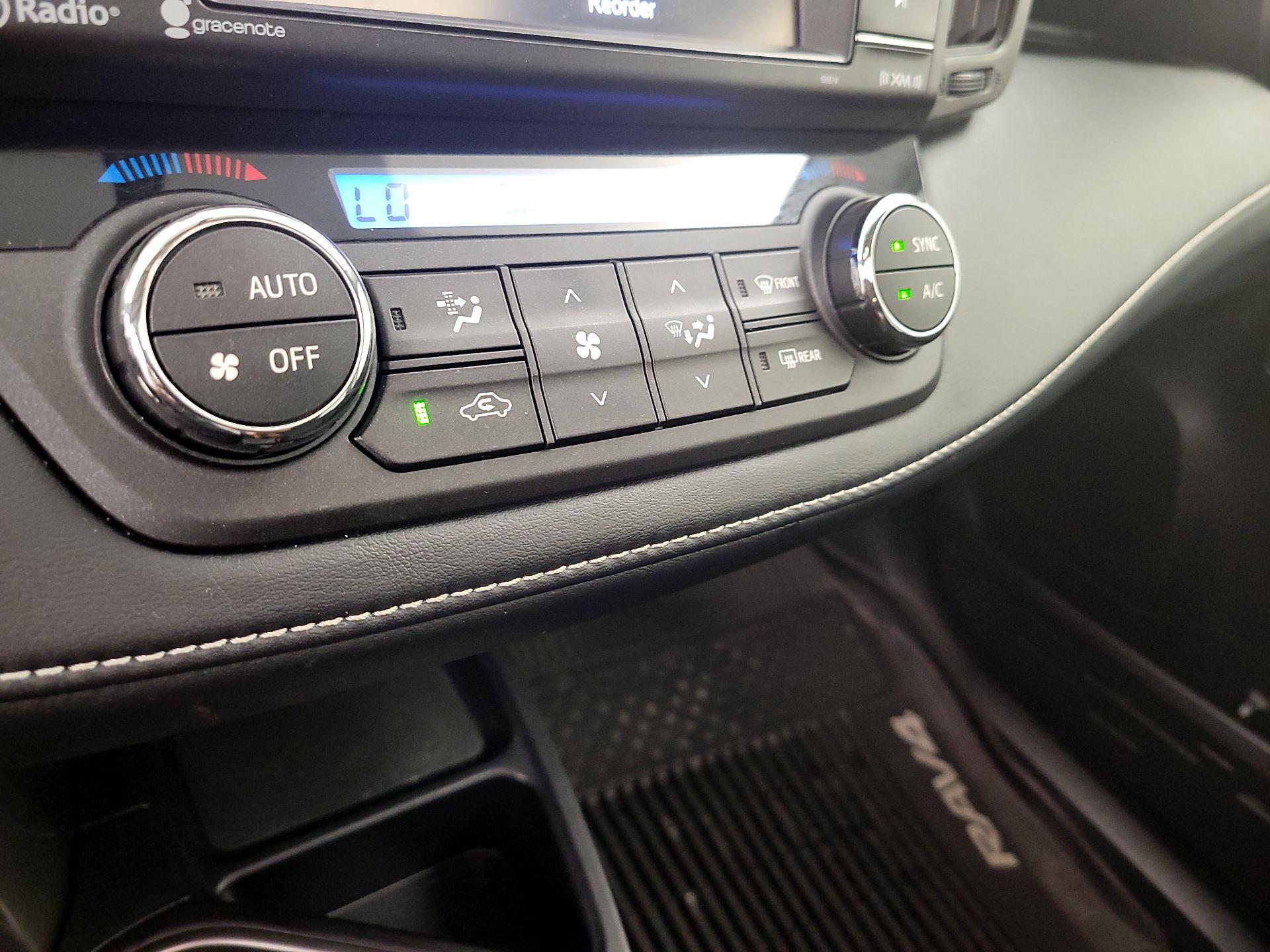 Thumbnail: 2016 Toyota RAV4 - 16
