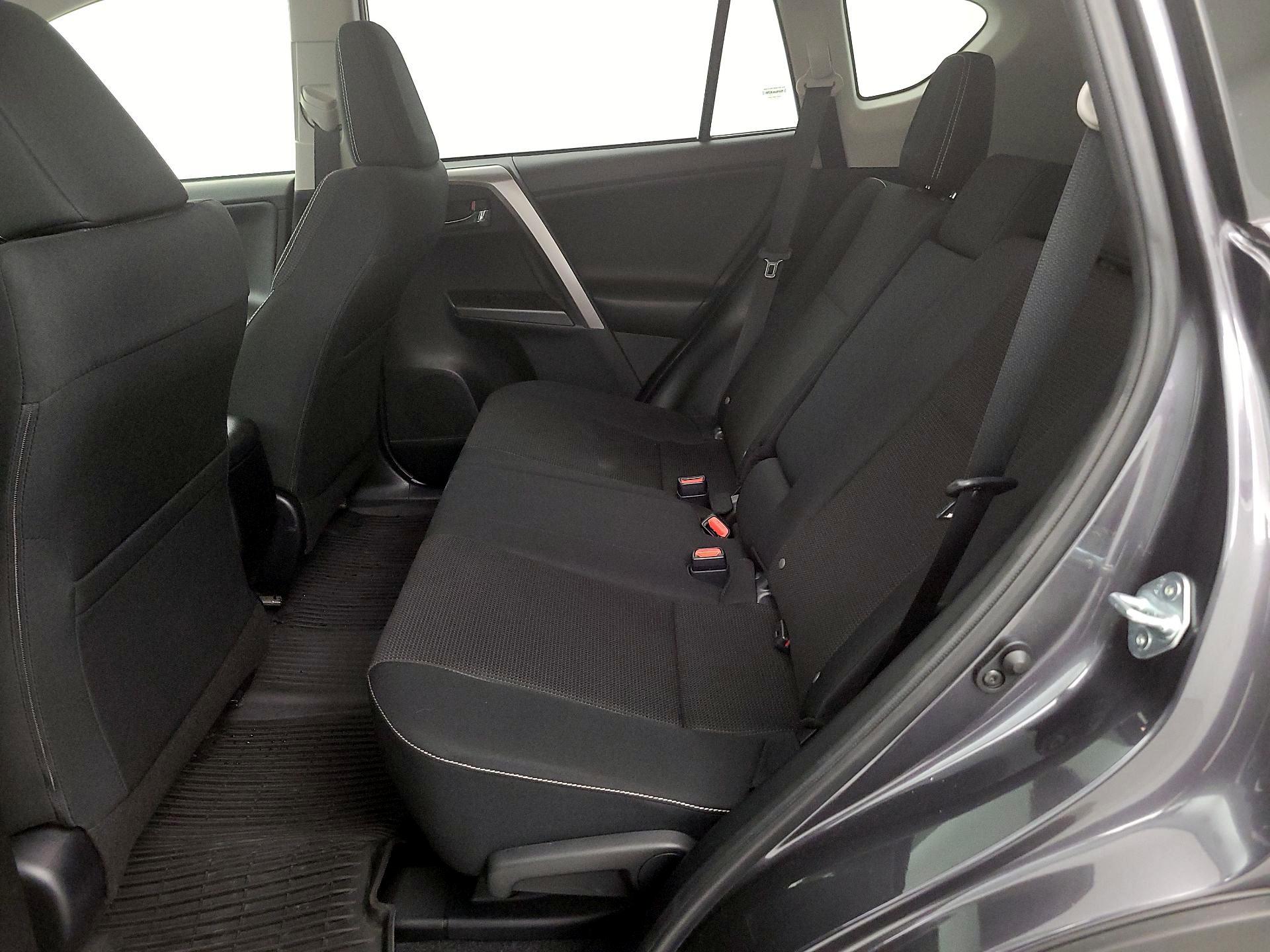 Thumbnail: 2016 Toyota RAV4 - 20