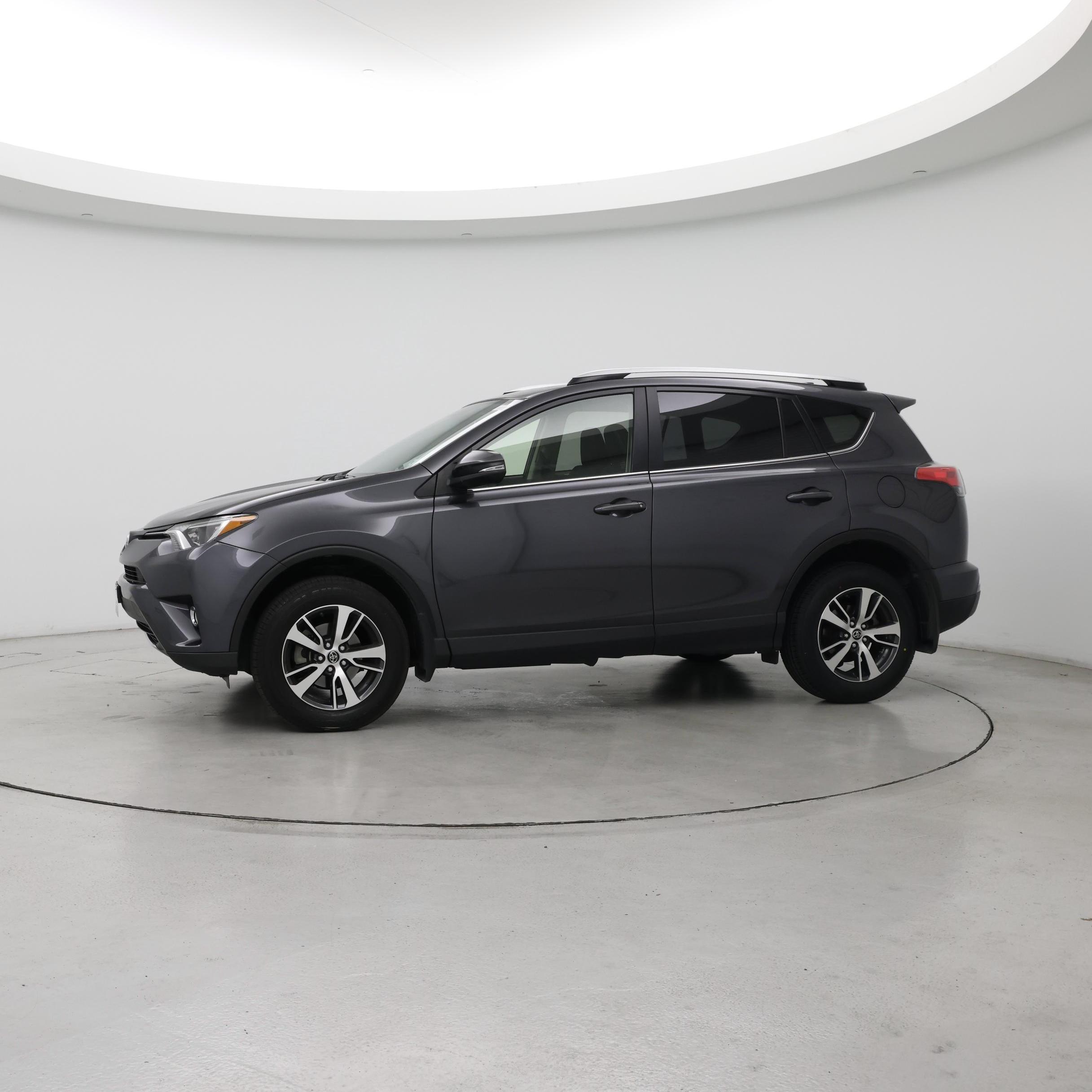 Thumbnail: 2016 Toyota RAV4 - 3