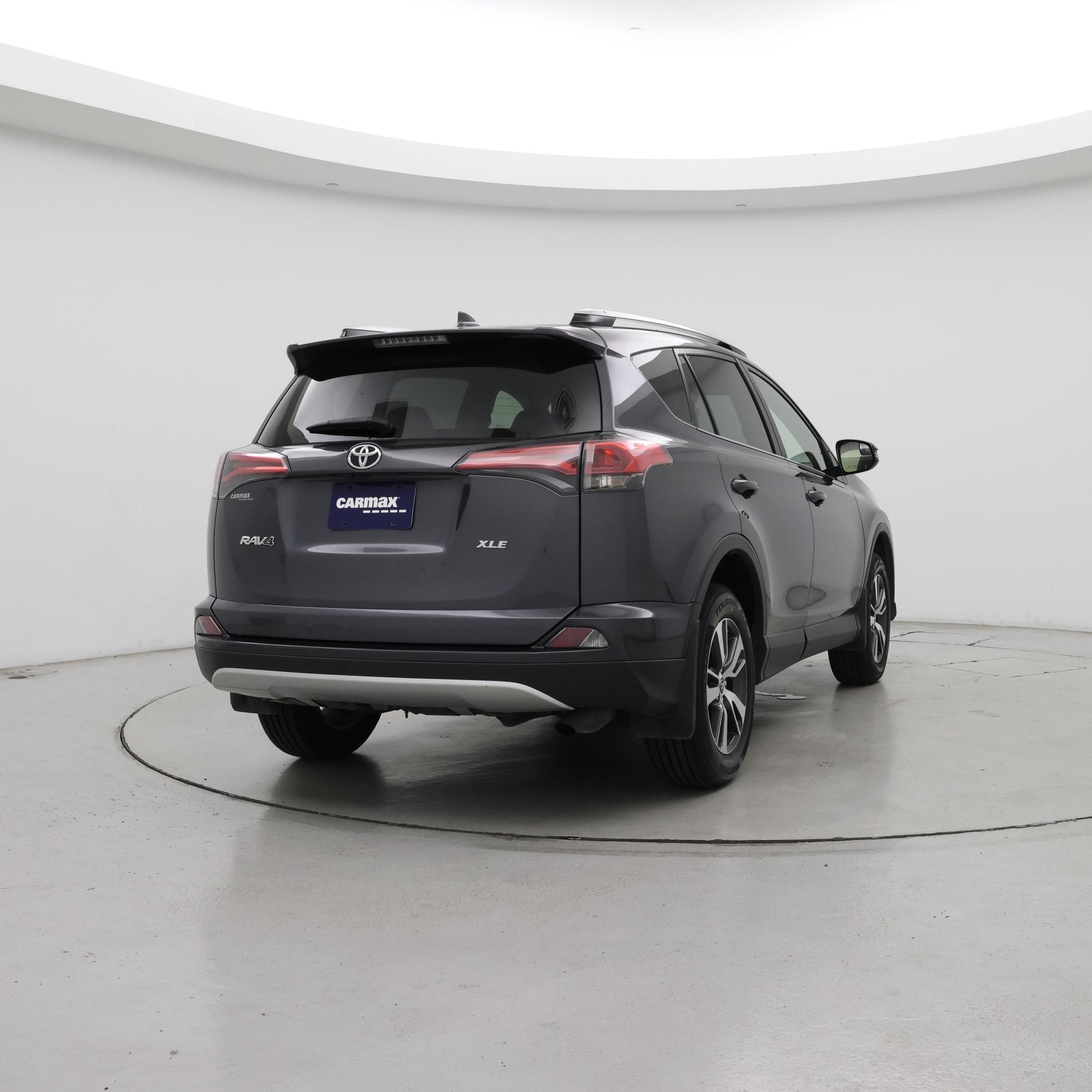 Thumbnail: 2016 Toyota RAV4 - 8