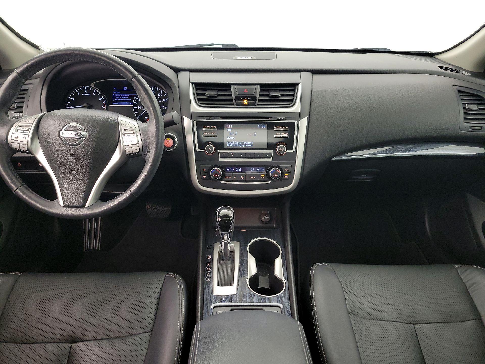 Thumbnail: 2016 Nissan Altima - 9
