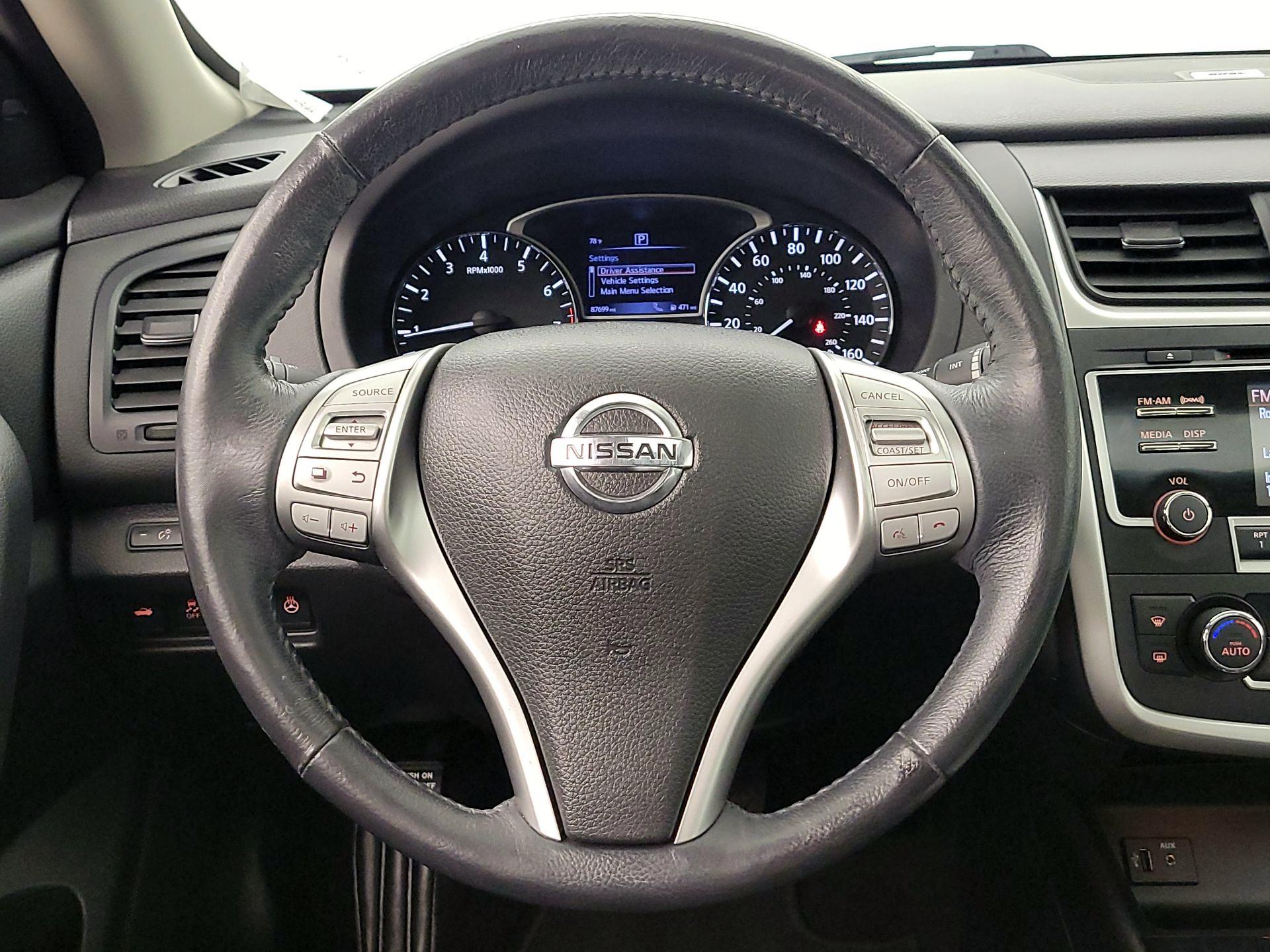 Thumbnail: 2016 Nissan Altima - 10