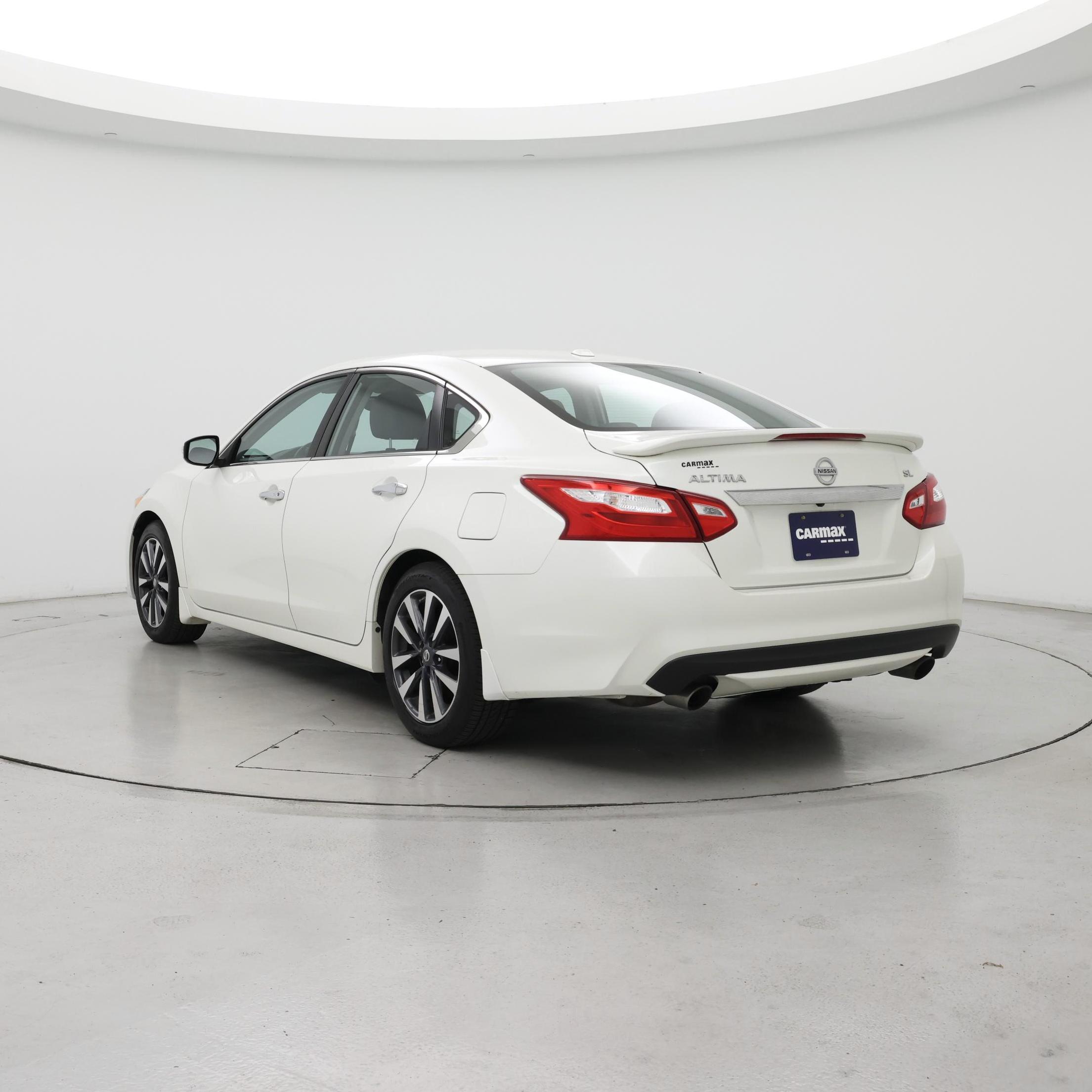 Thumbnail: 2016 Nissan Altima - 2