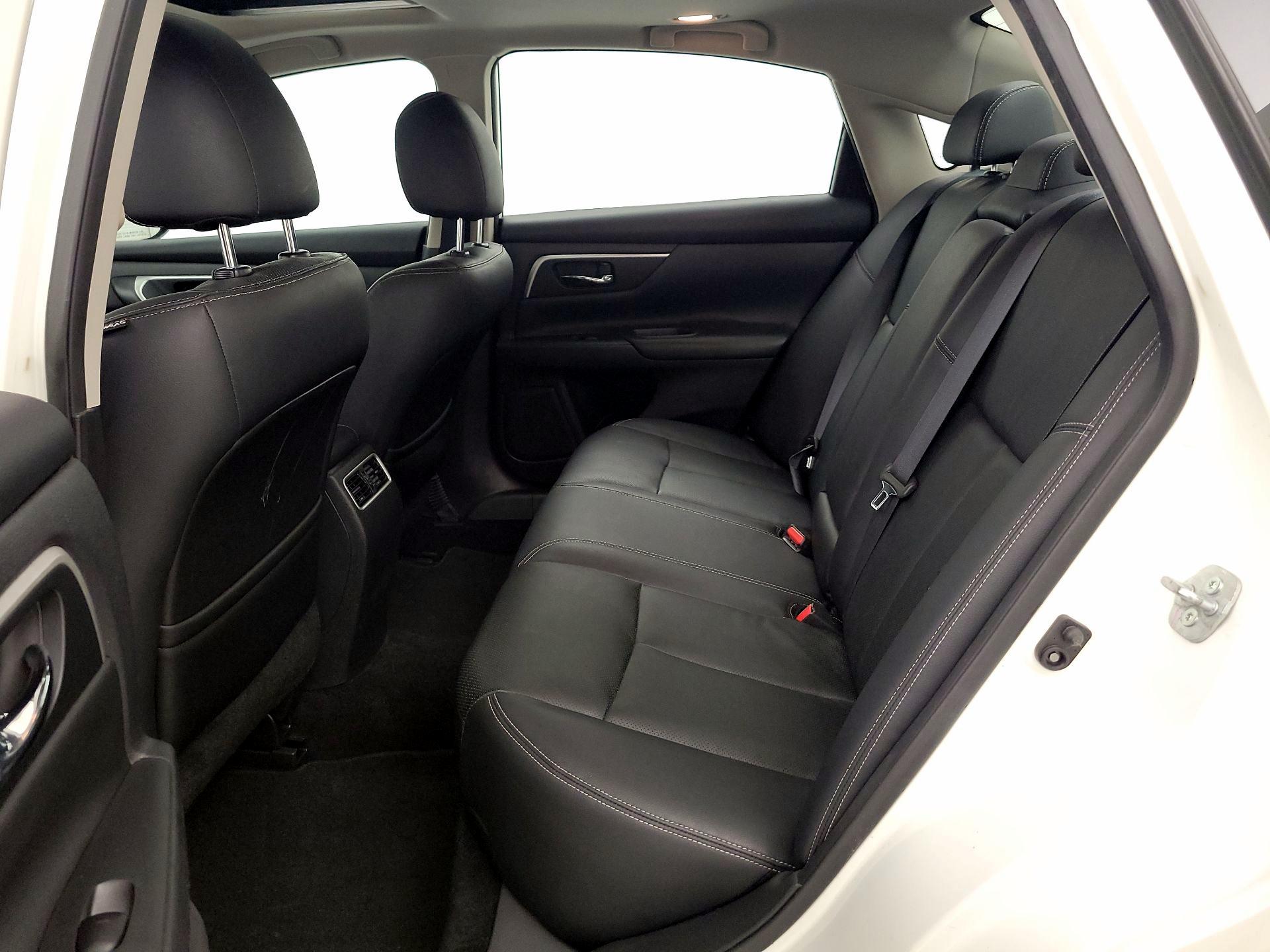 Thumbnail: 2016 Nissan Altima - 20