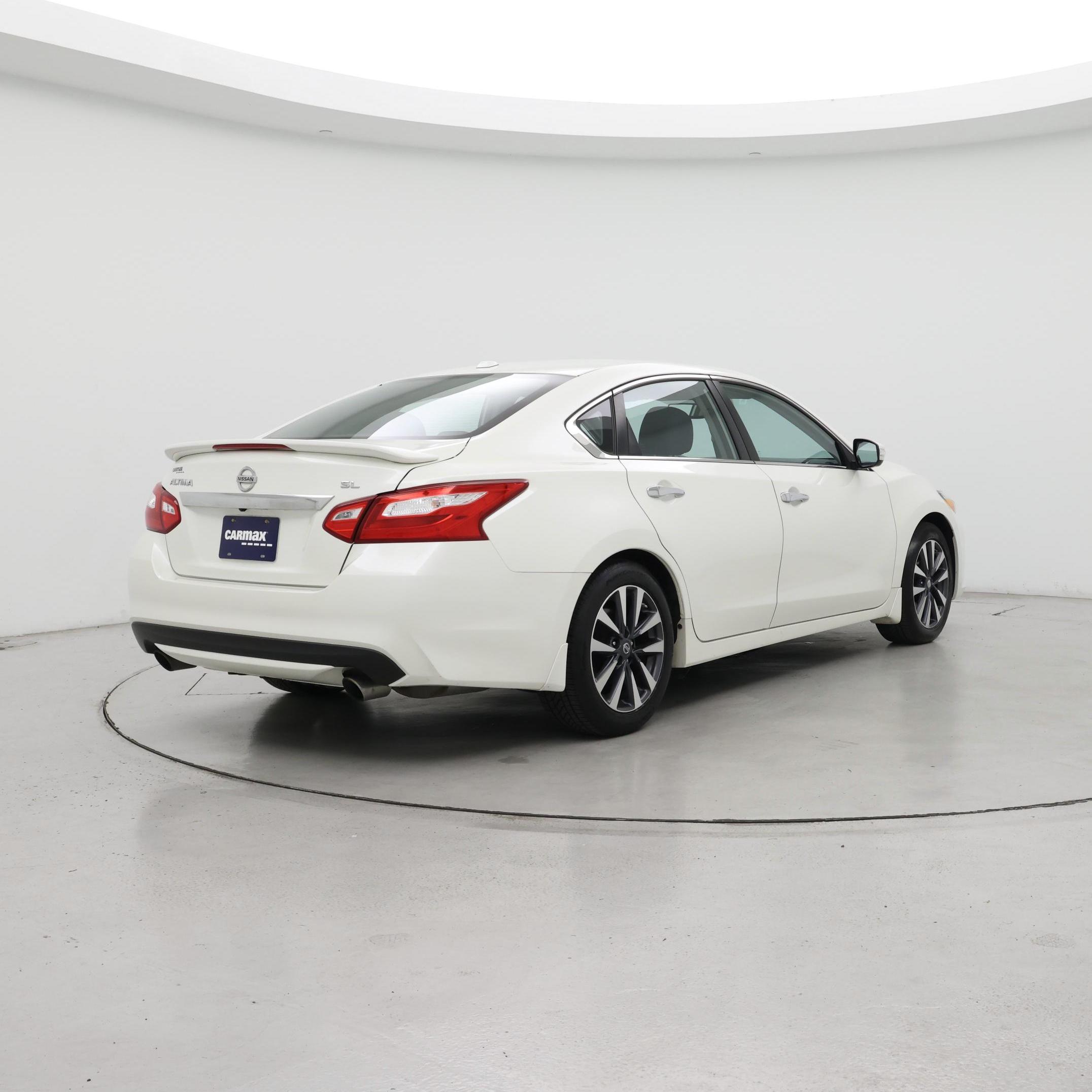 Thumbnail: 2016 Nissan Altima - 8