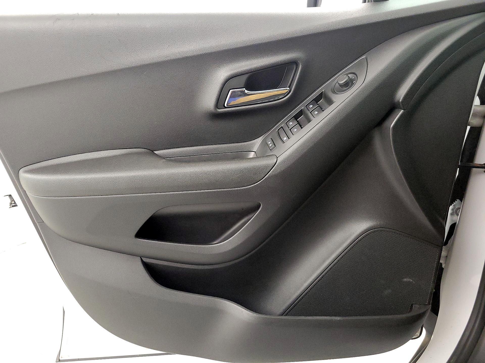 Thumbnail: 2020 Chevrolet Trax - 12