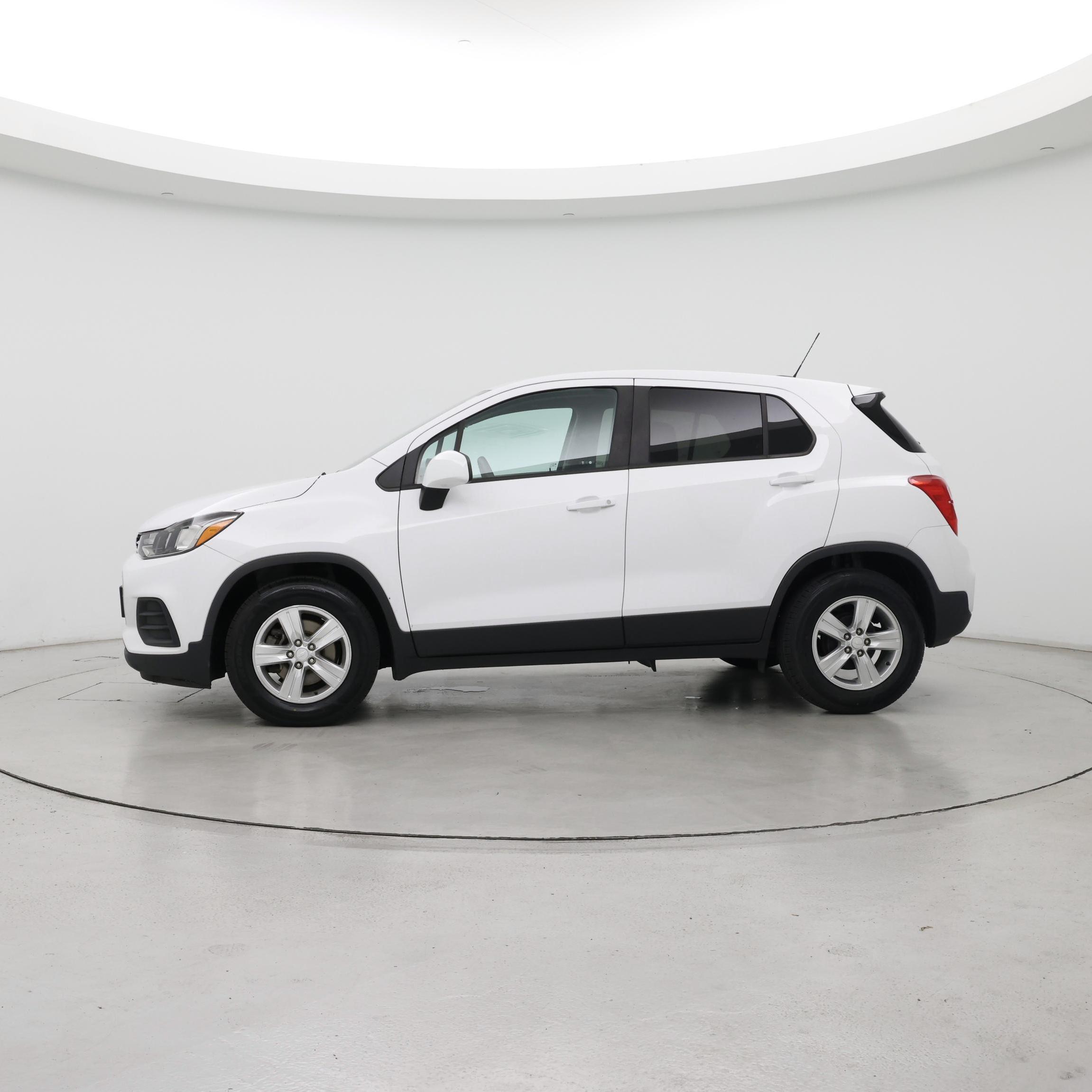Thumbnail: 2020 Chevrolet Trax - 3