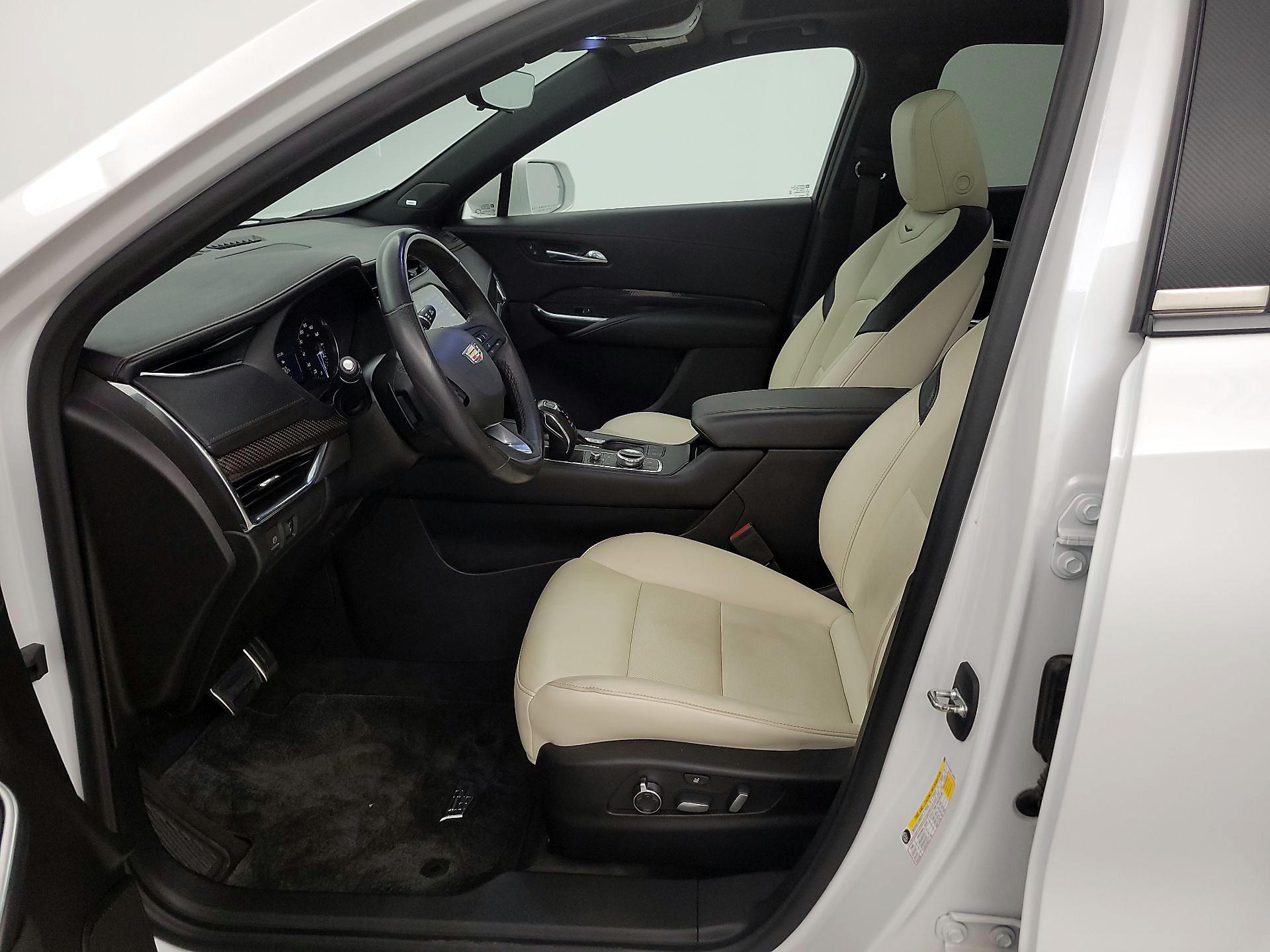 Thumbnail: 2019 Cadillac XT4 - 11
