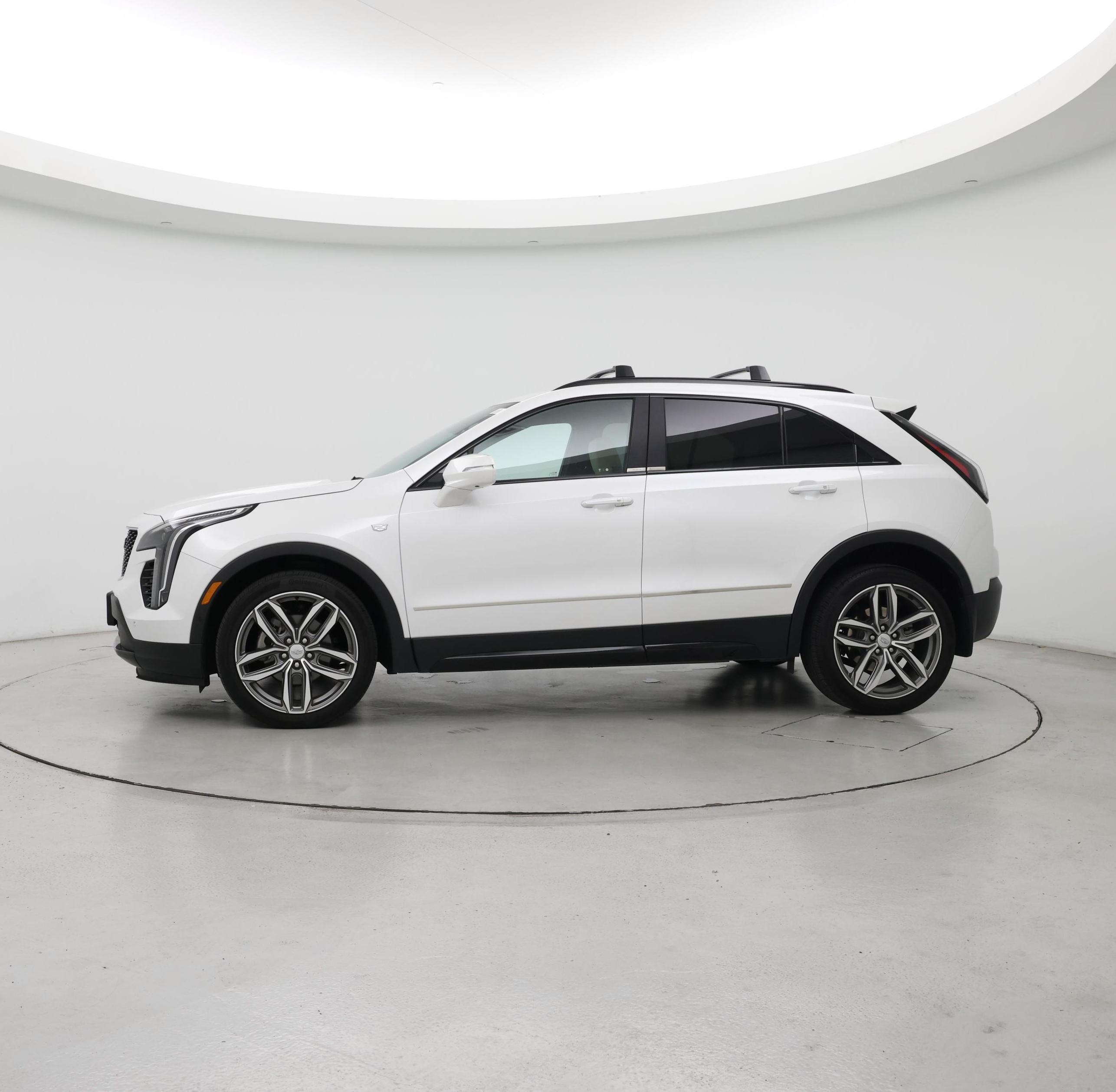 Thumbnail: 2019 Cadillac XT4 - 3