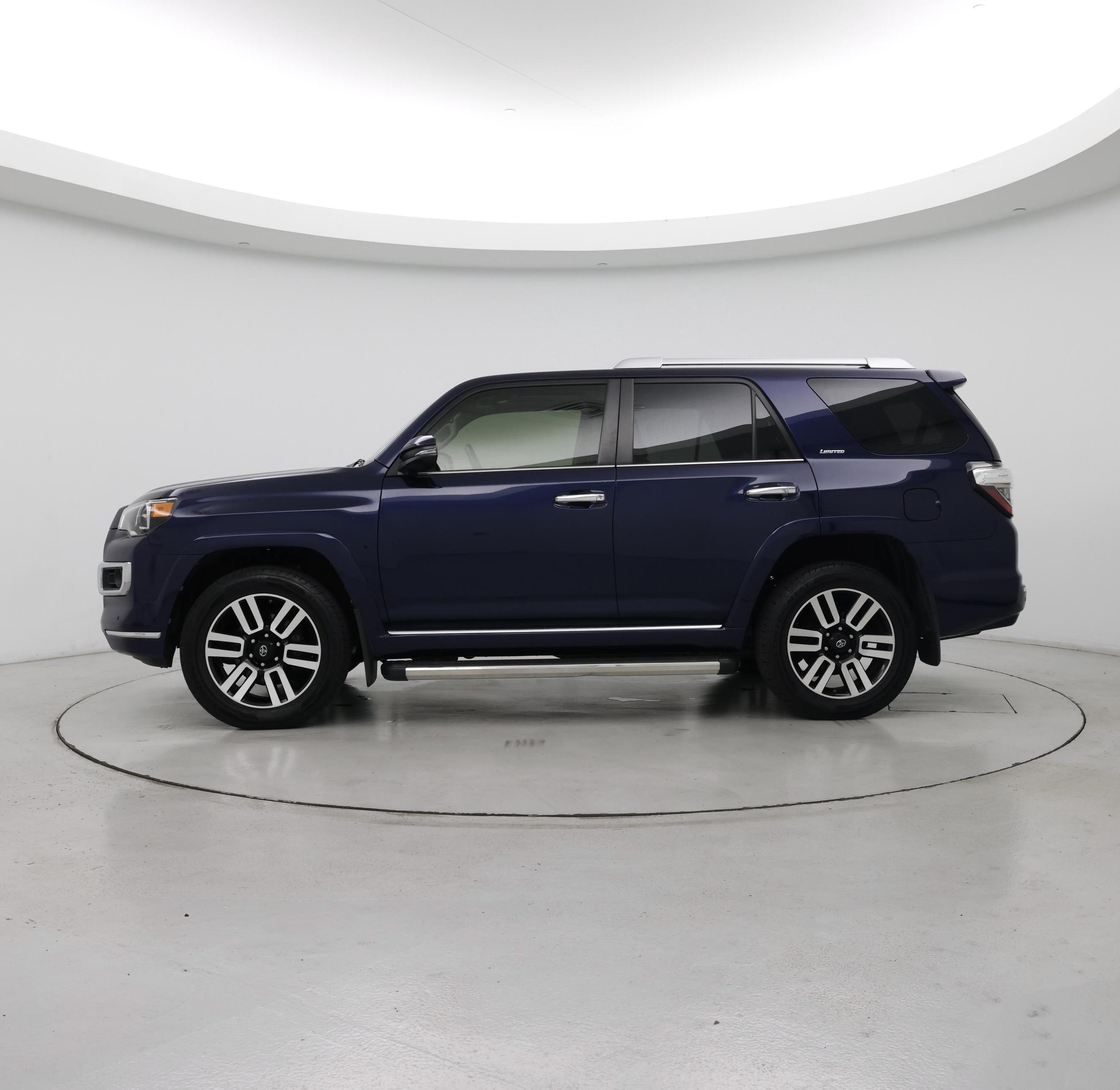 Thumbnail: 2017 Toyota 4Runner - 3