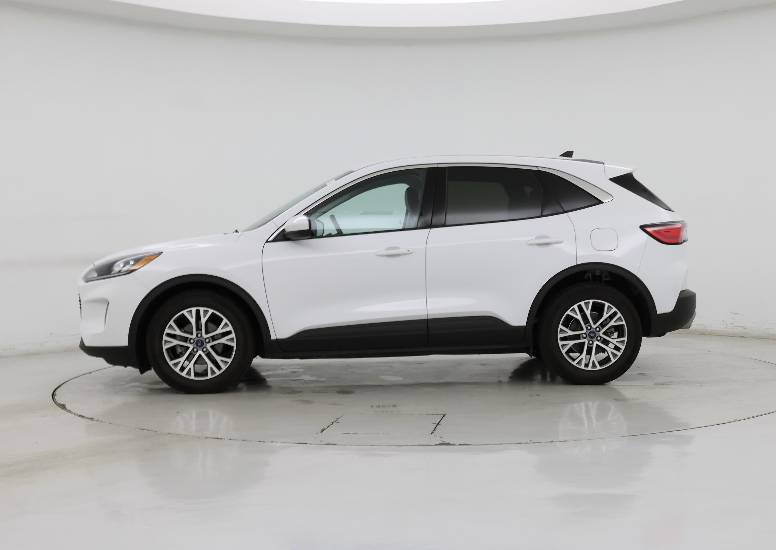 Thumbnail: 2022 Ford Escape - 3