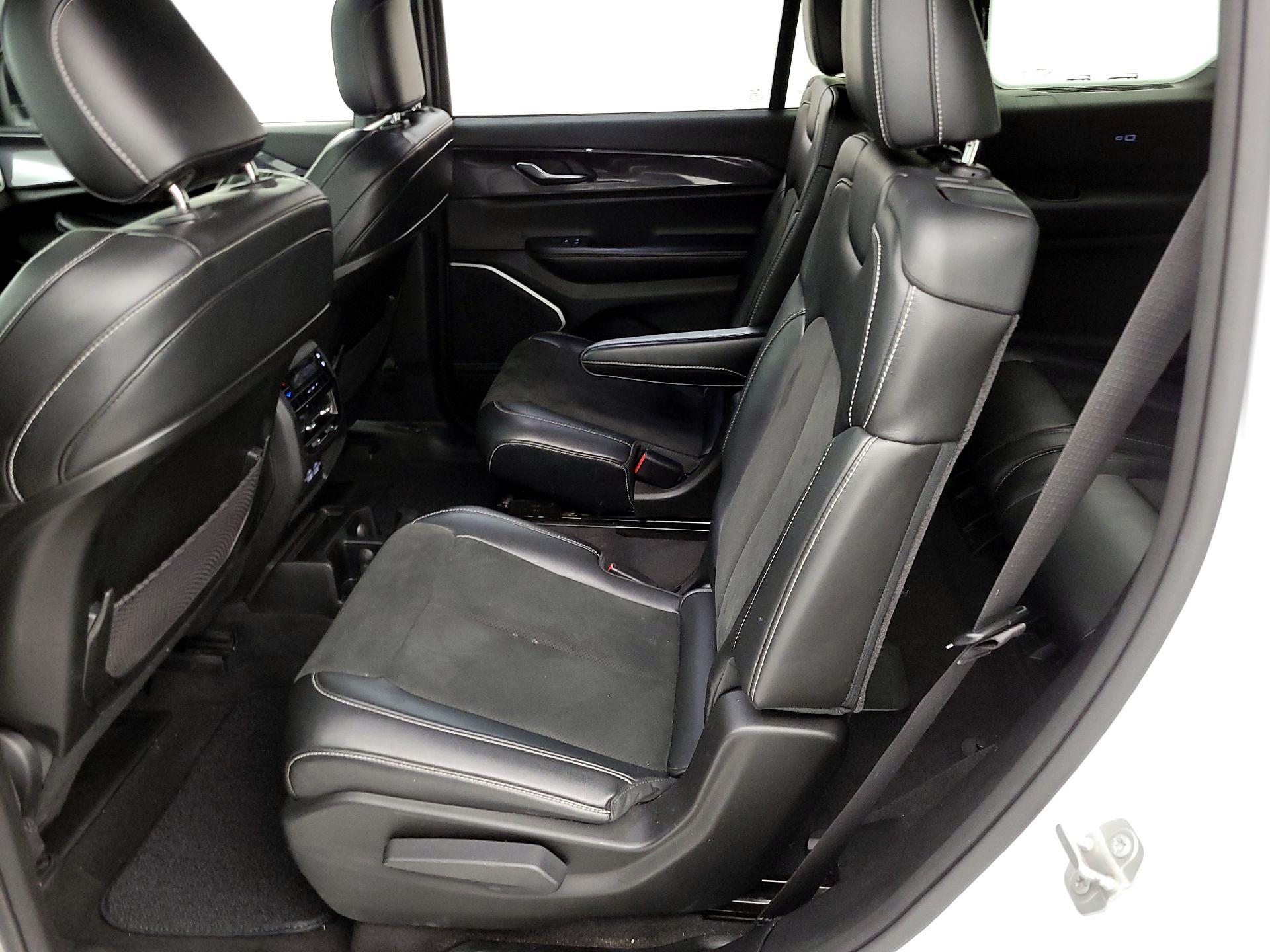 Thumbnail: 2021 Jeep Grand Cherokee L - 20