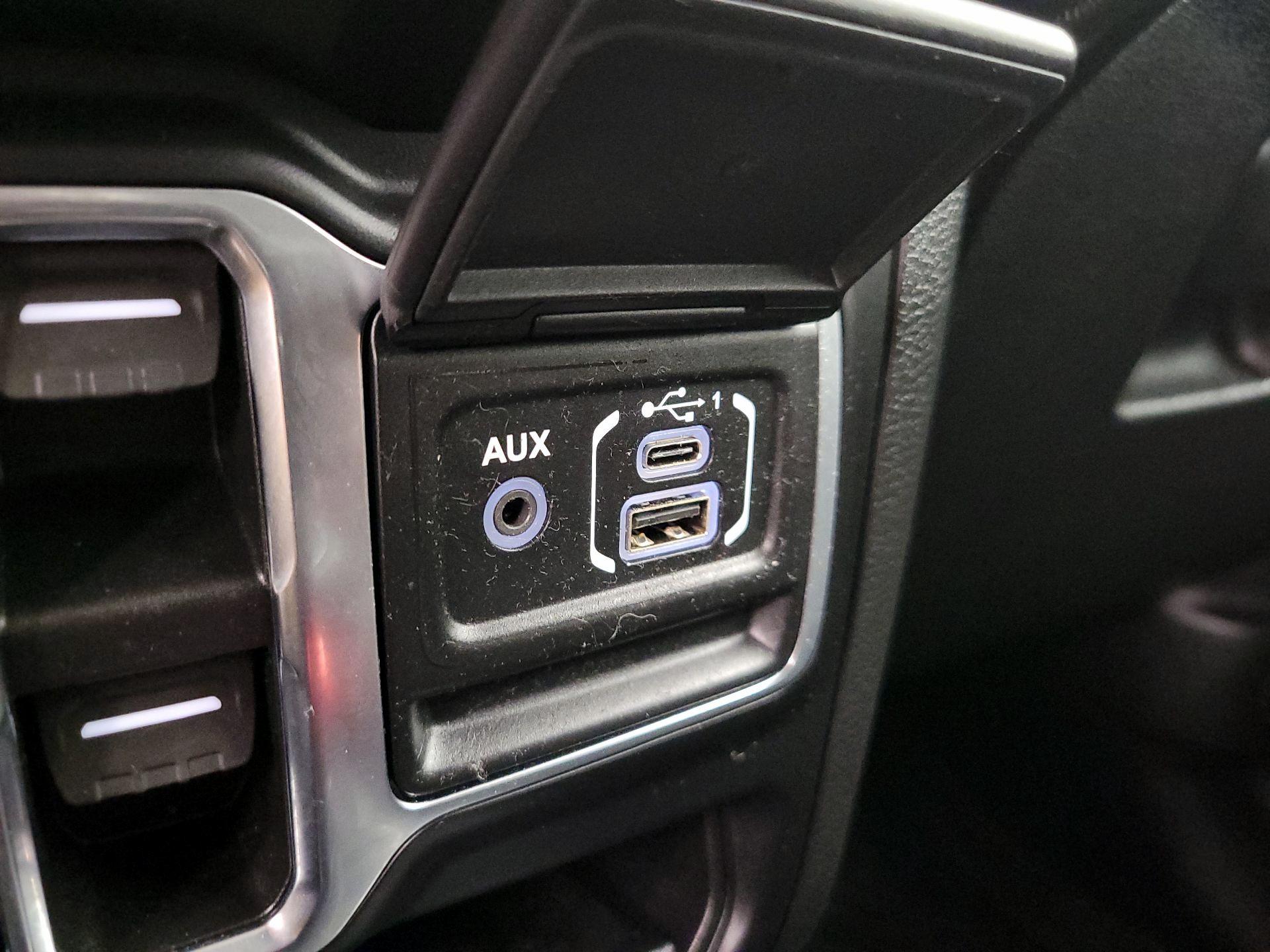 Thumbnail: 2021 Jeep Gladiator - 19