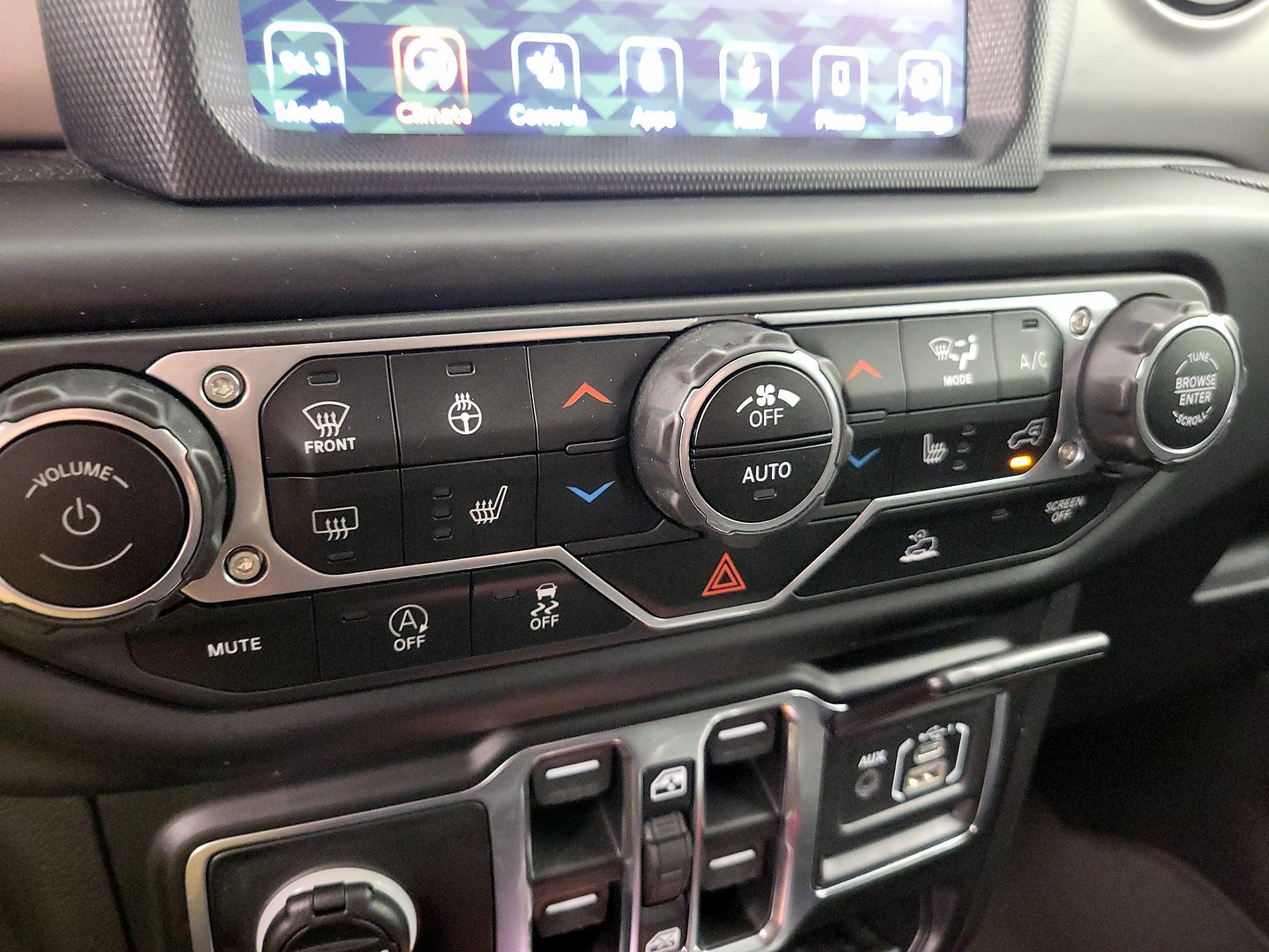 Thumbnail: 2021 Jeep Gladiator - 17