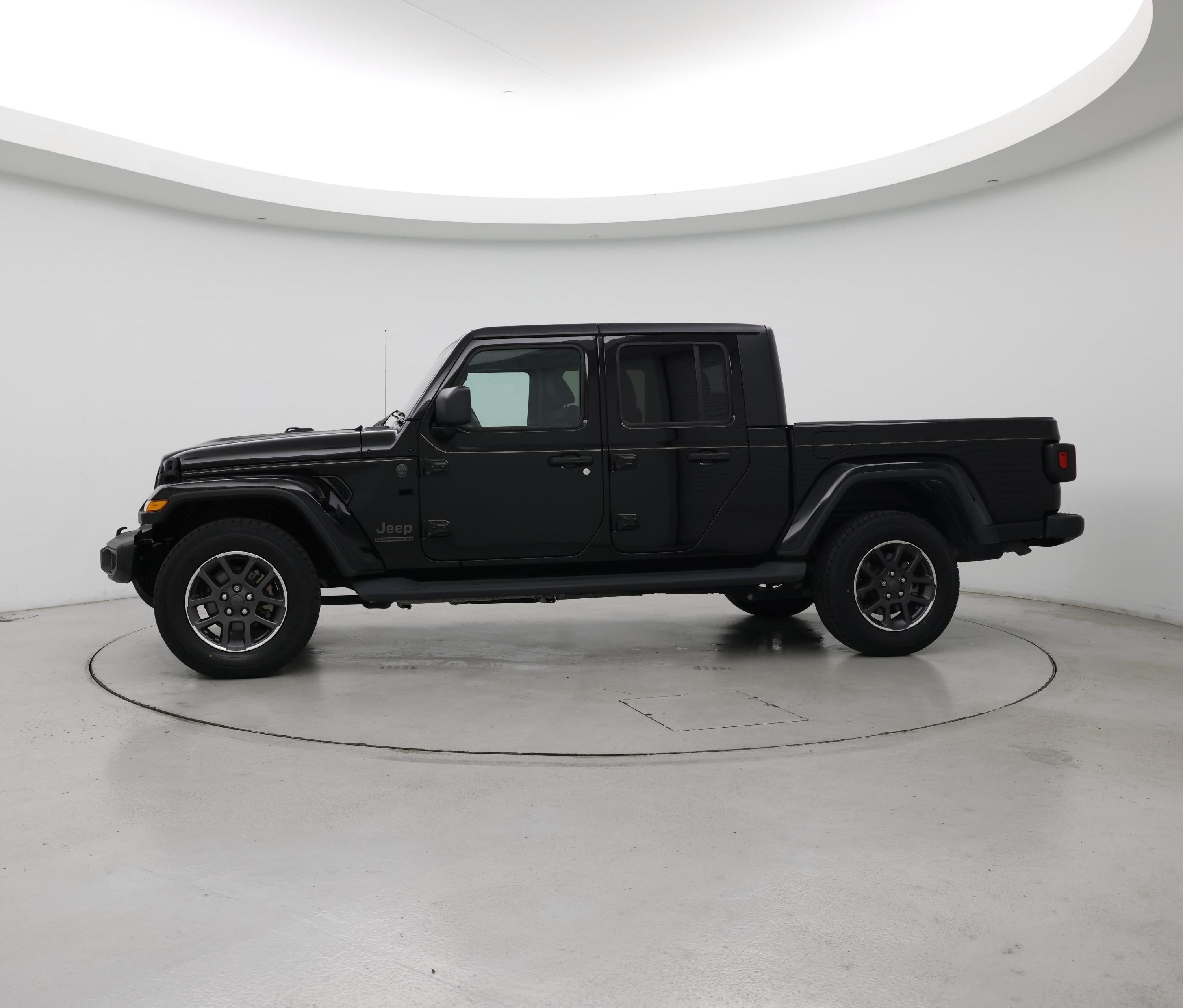Thumbnail: 2021 Jeep Gladiator - 3