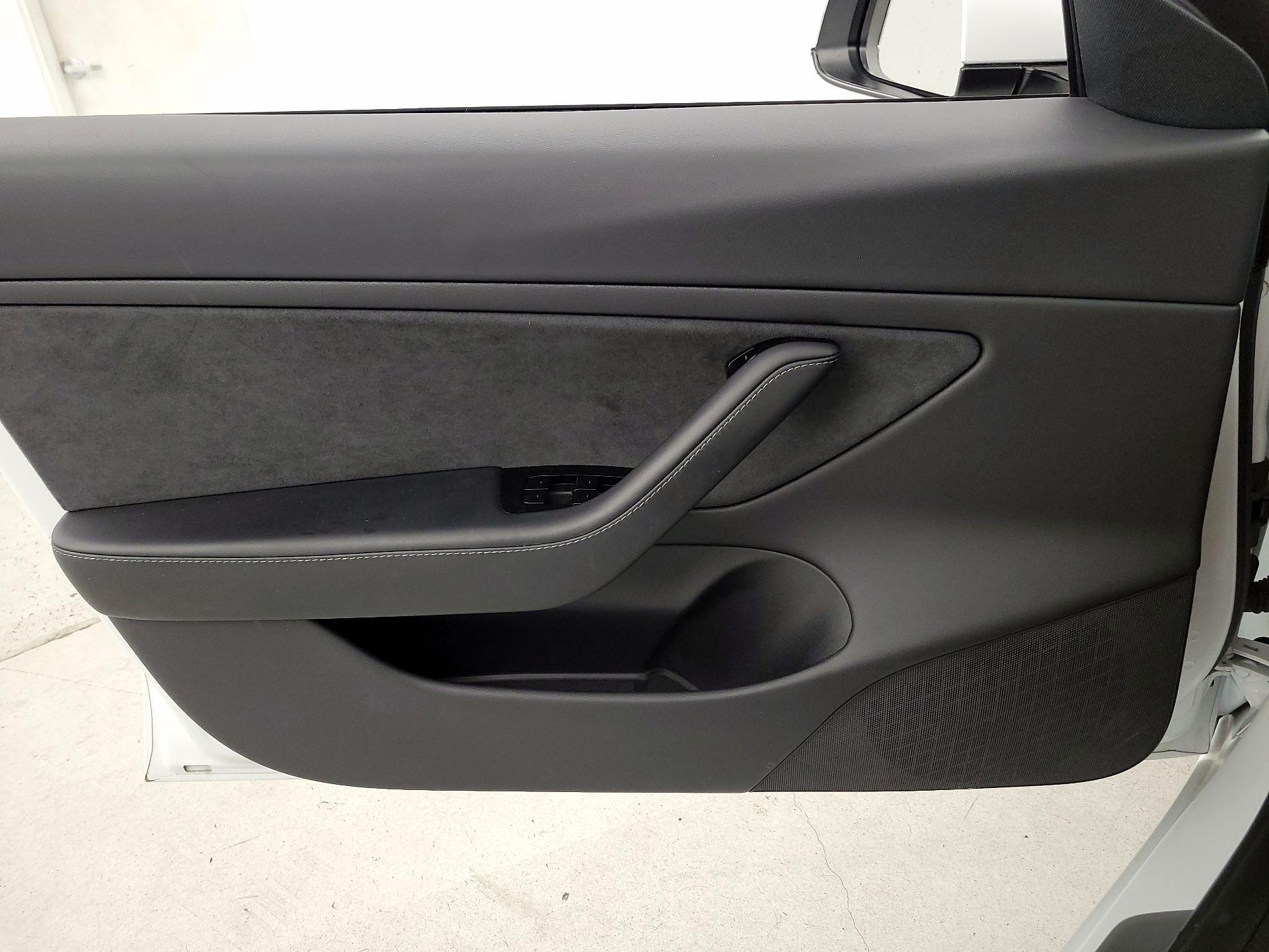 Thumbnail: 2020 Tesla Model 3 - 12