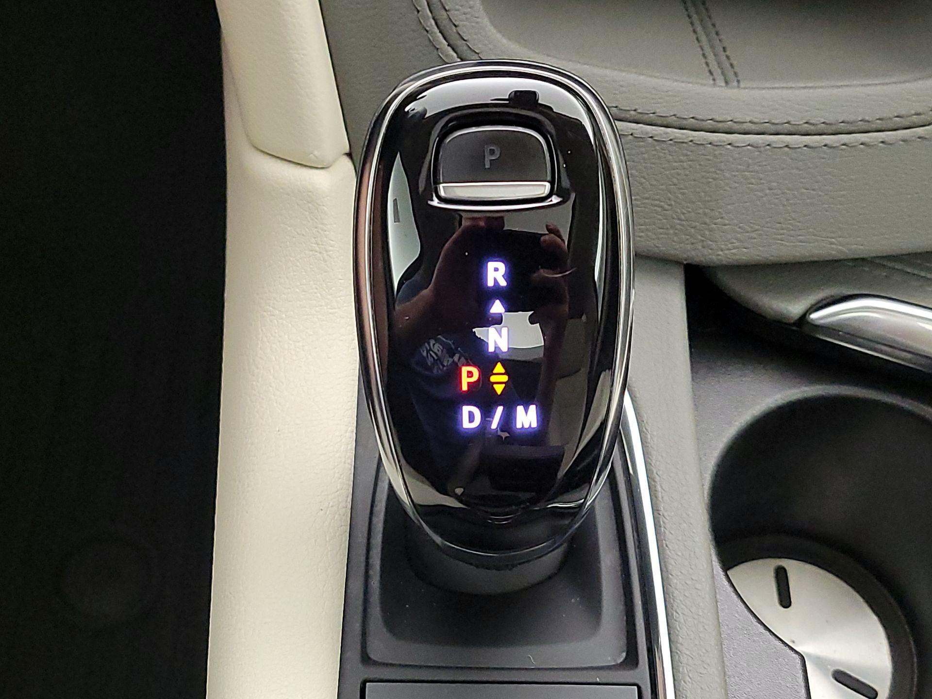 Thumbnail: 2021 Cadillac XT6 - 18