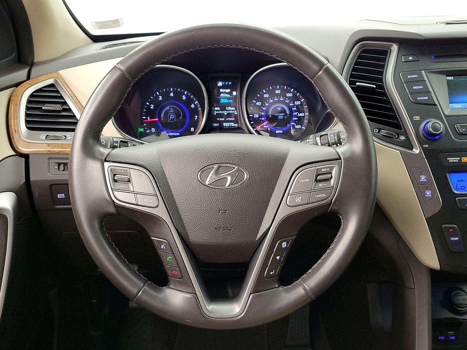 Thumbnail: 2016 Hyundai Santa Fe - 10