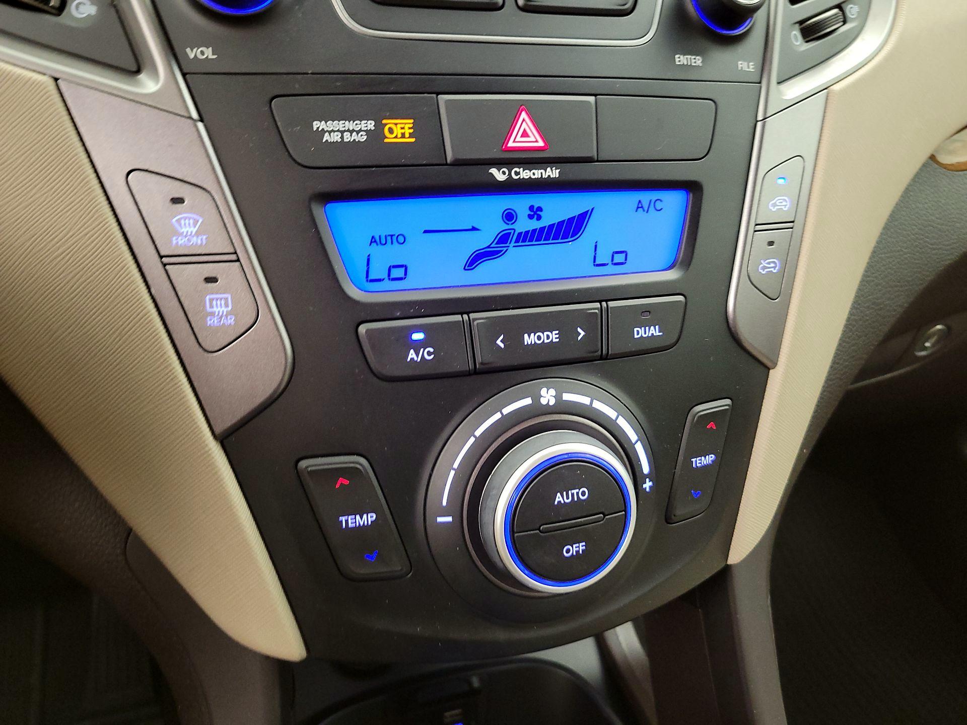 Thumbnail: 2016 Hyundai Santa Fe - 16