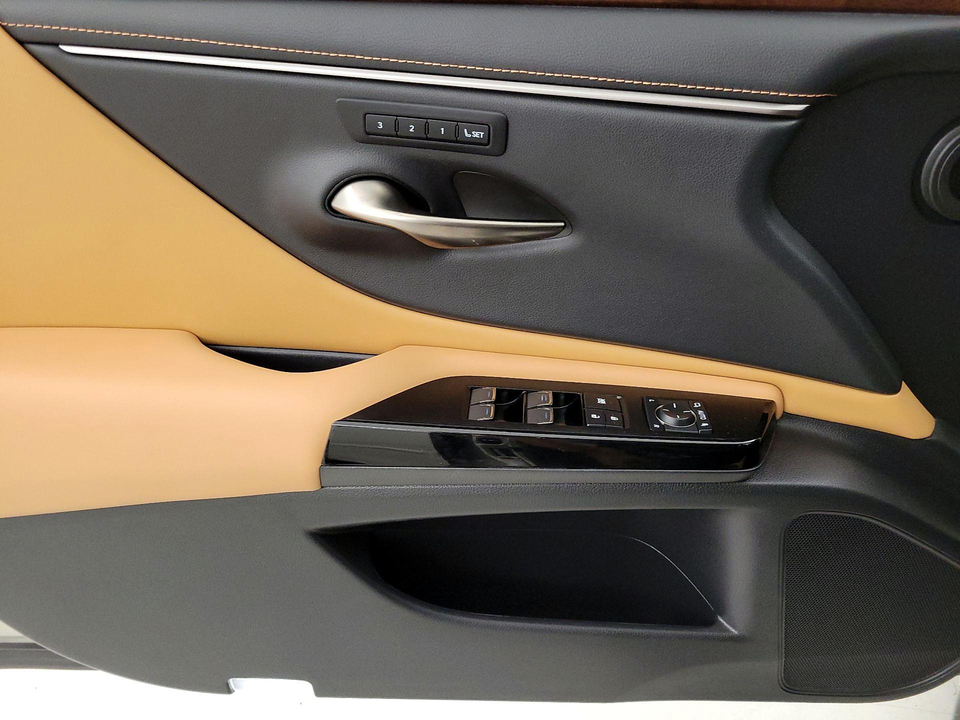 Thumbnail: 2023 Lexus ES - 12