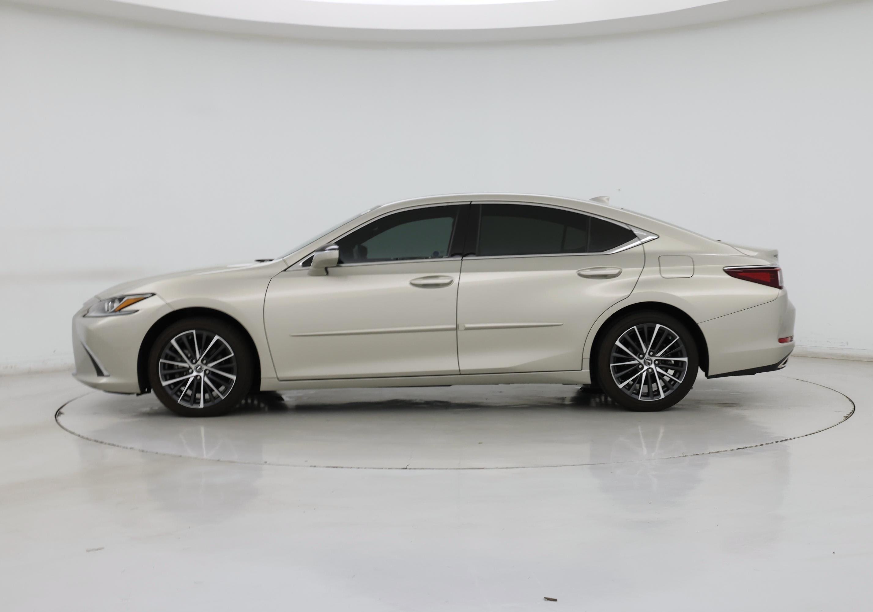 Thumbnail: 2023 Lexus ES - 3