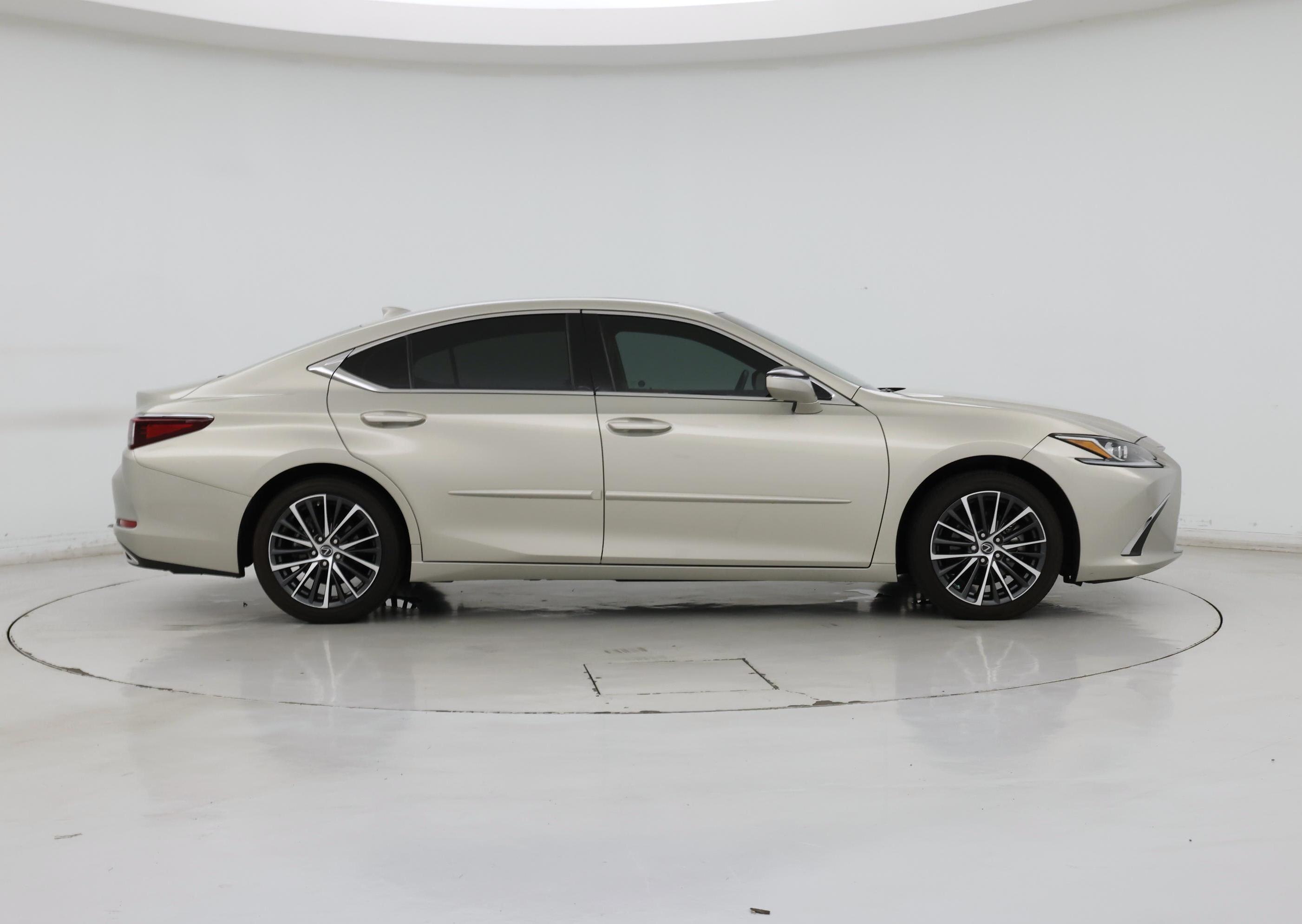 Thumbnail: 2023 Lexus ES - 7