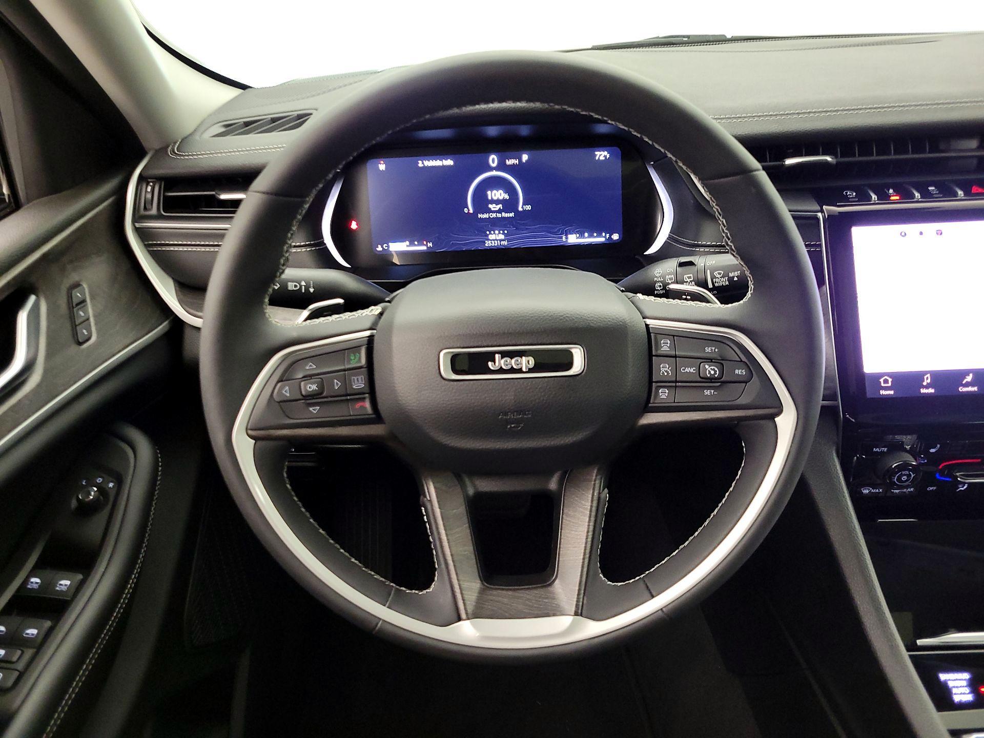 Thumbnail: 2023 Jeep Grand Cherokee - 10