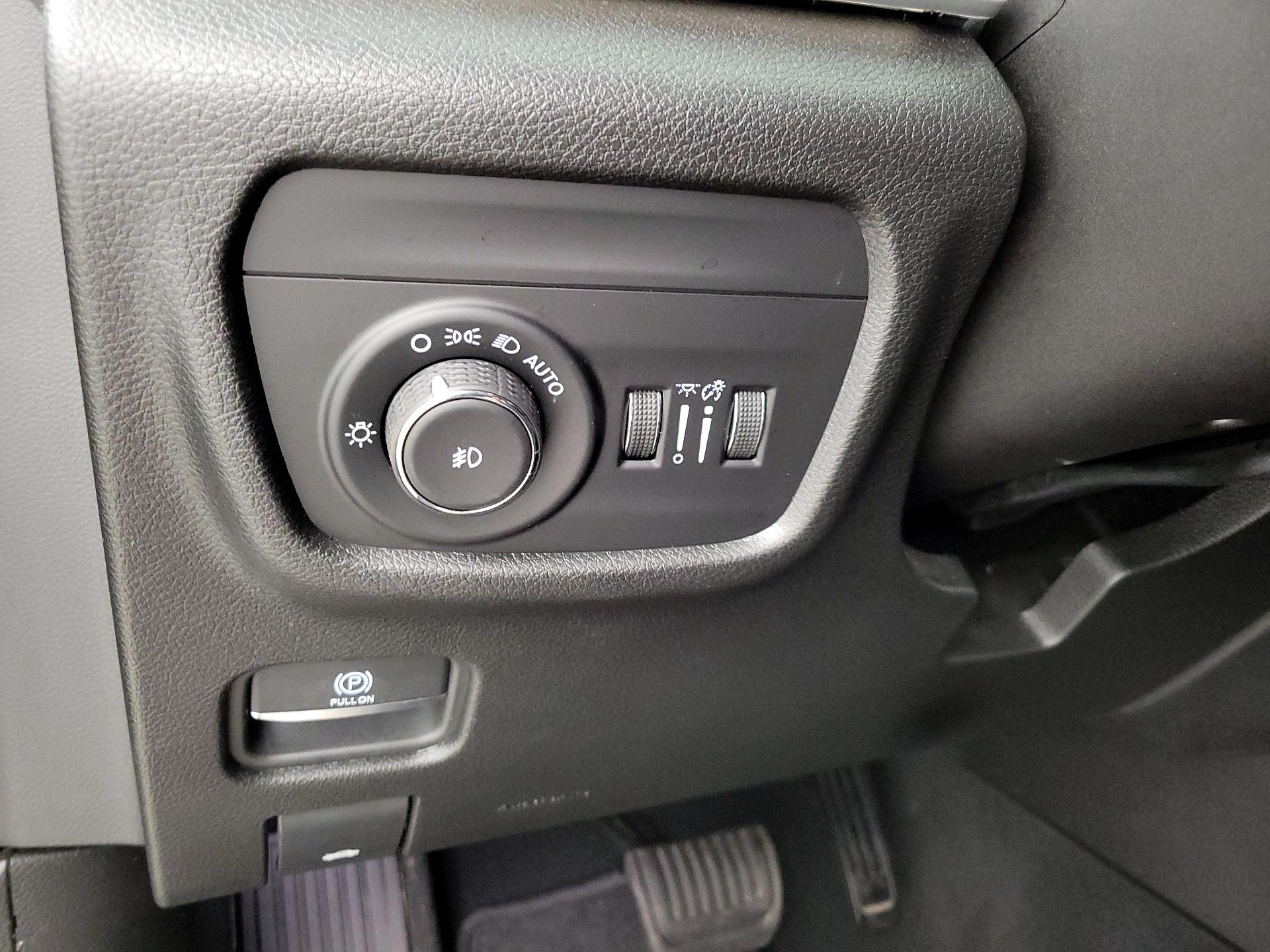 Thumbnail: 2023 Jeep Grand Cherokee - 13