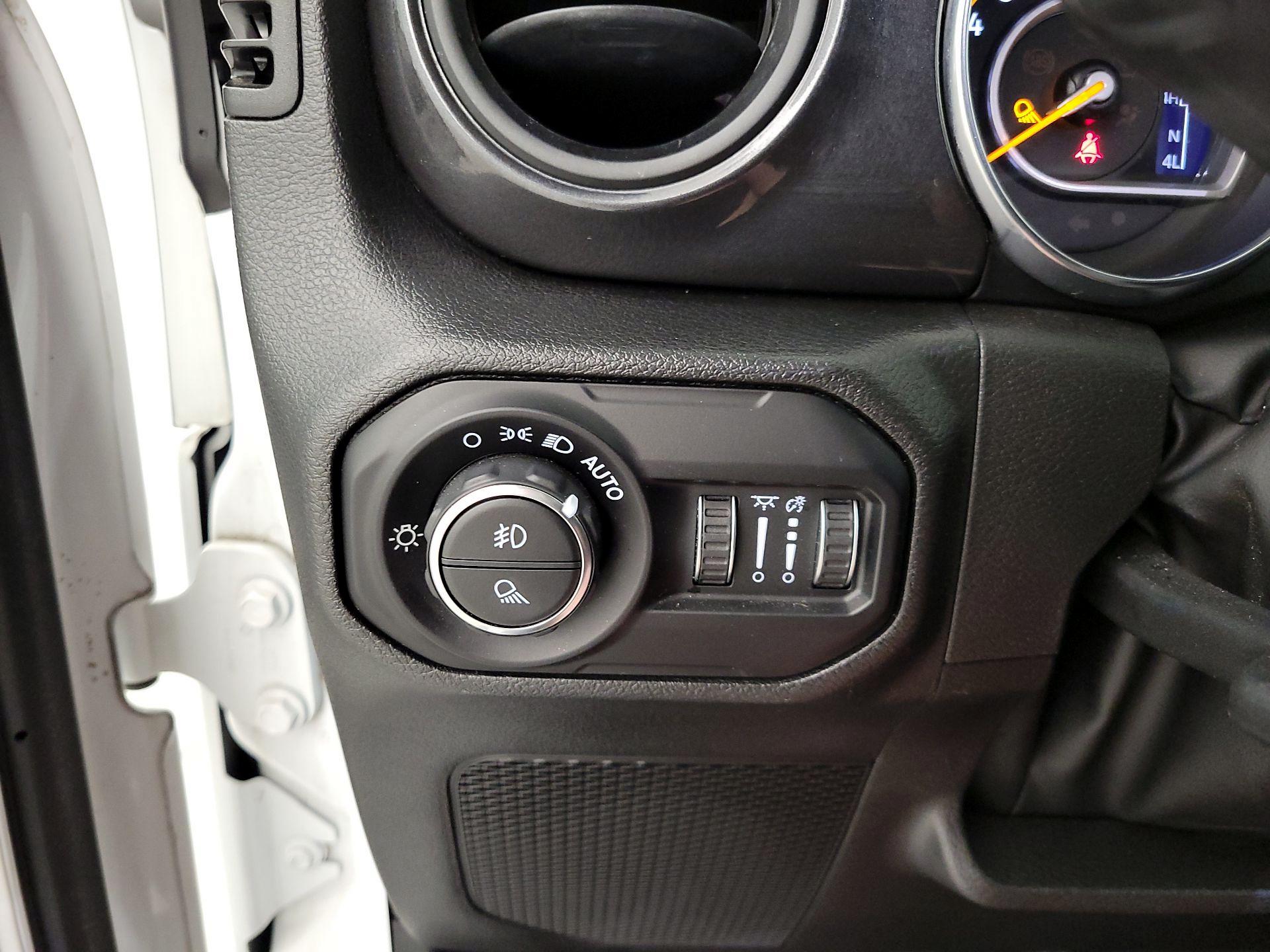 Thumbnail: 2022 Jeep Gladiator - 13