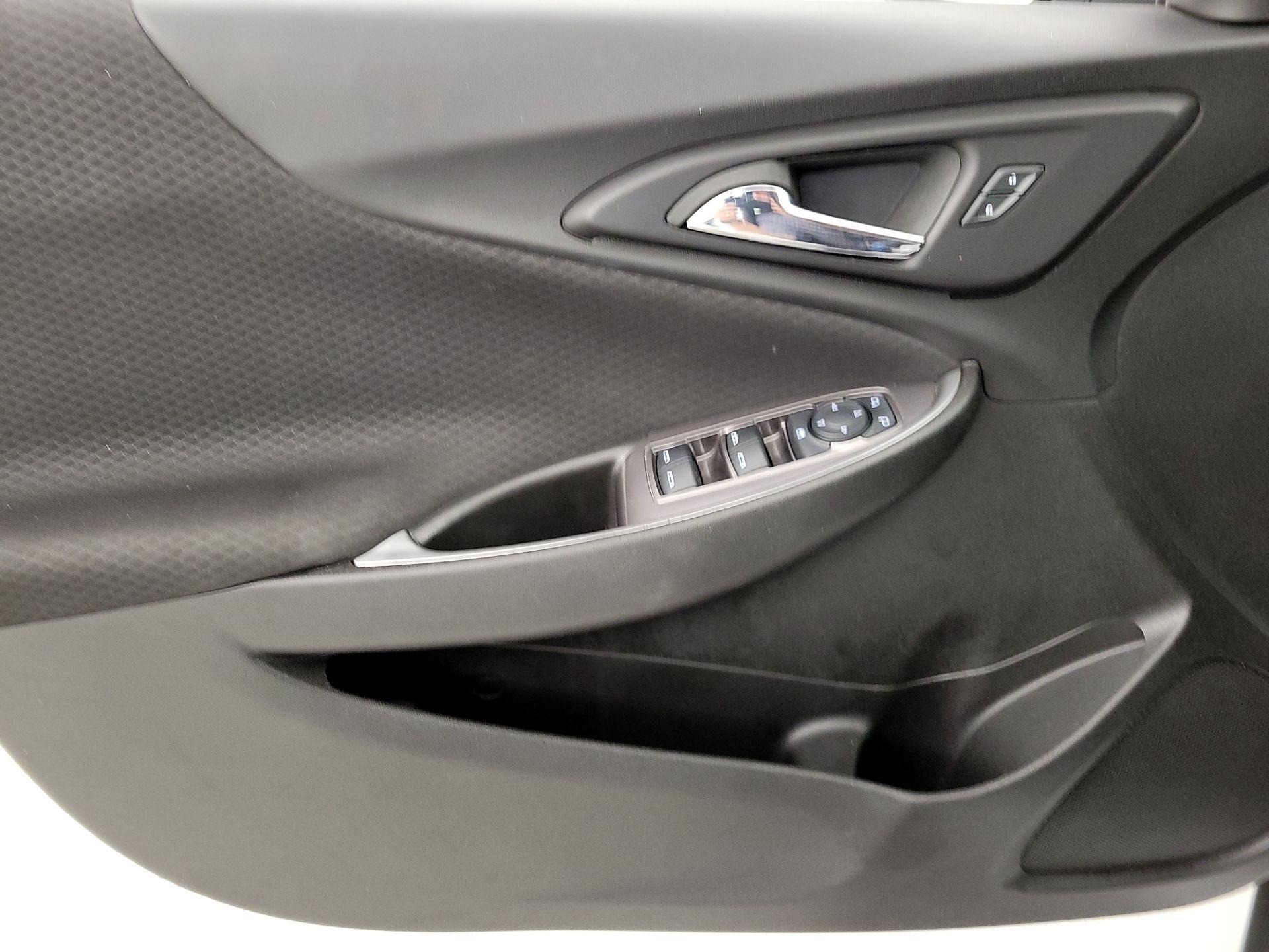 Thumbnail: 2023 Chevrolet Malibu - 12