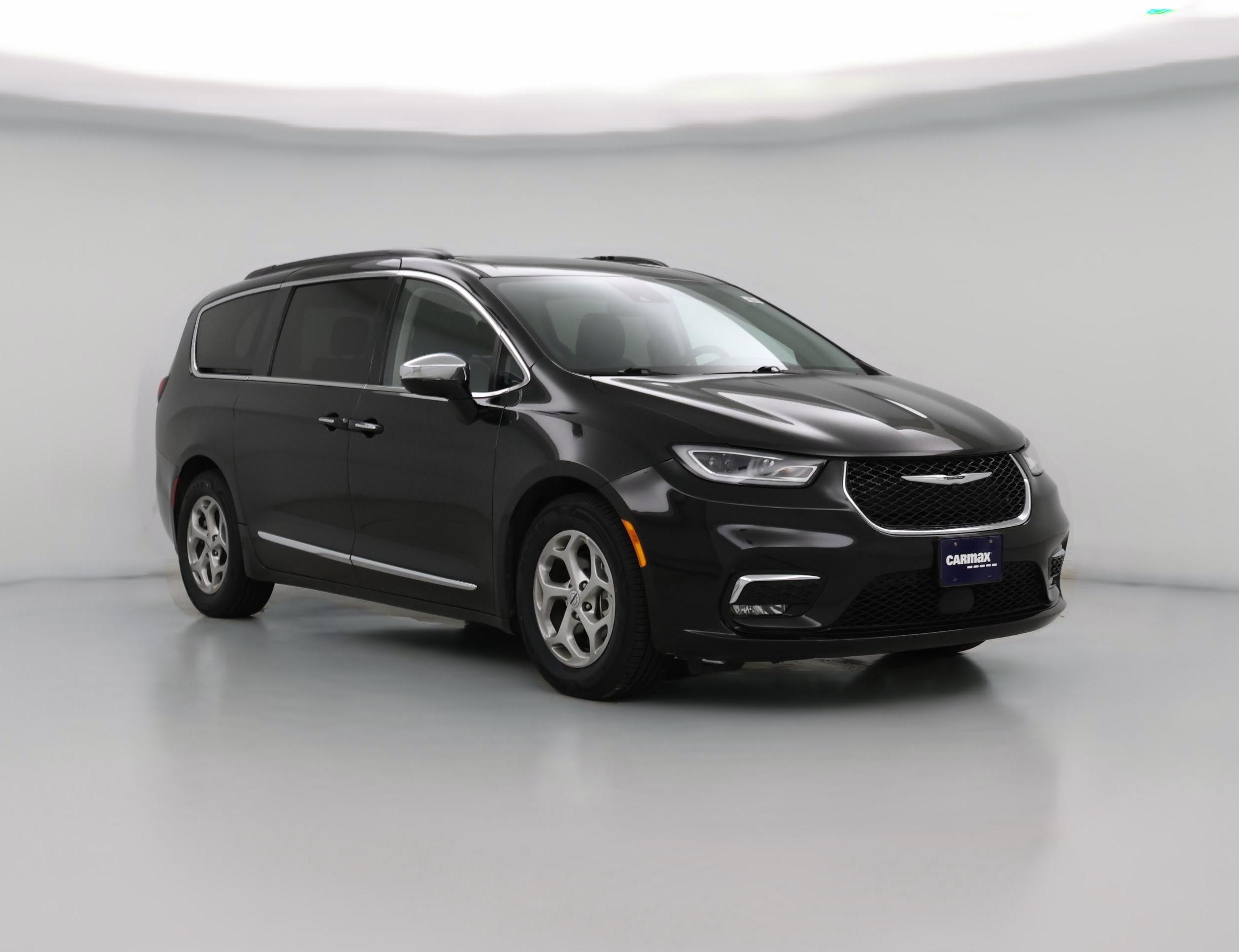 Thumbnail: 2023 Chrysler Pacifica - 1