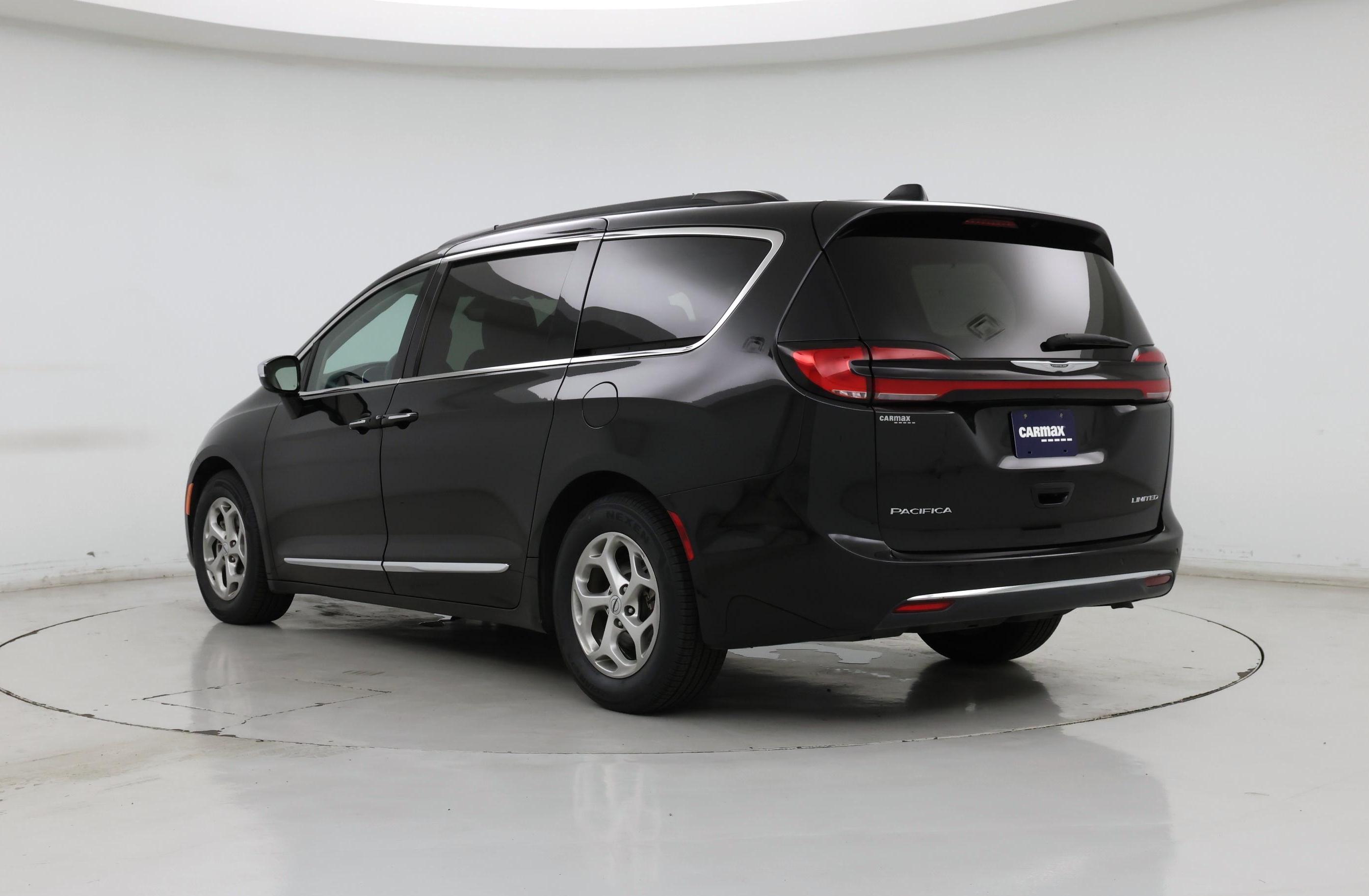 Thumbnail: 2023 Chrysler Pacifica - 2