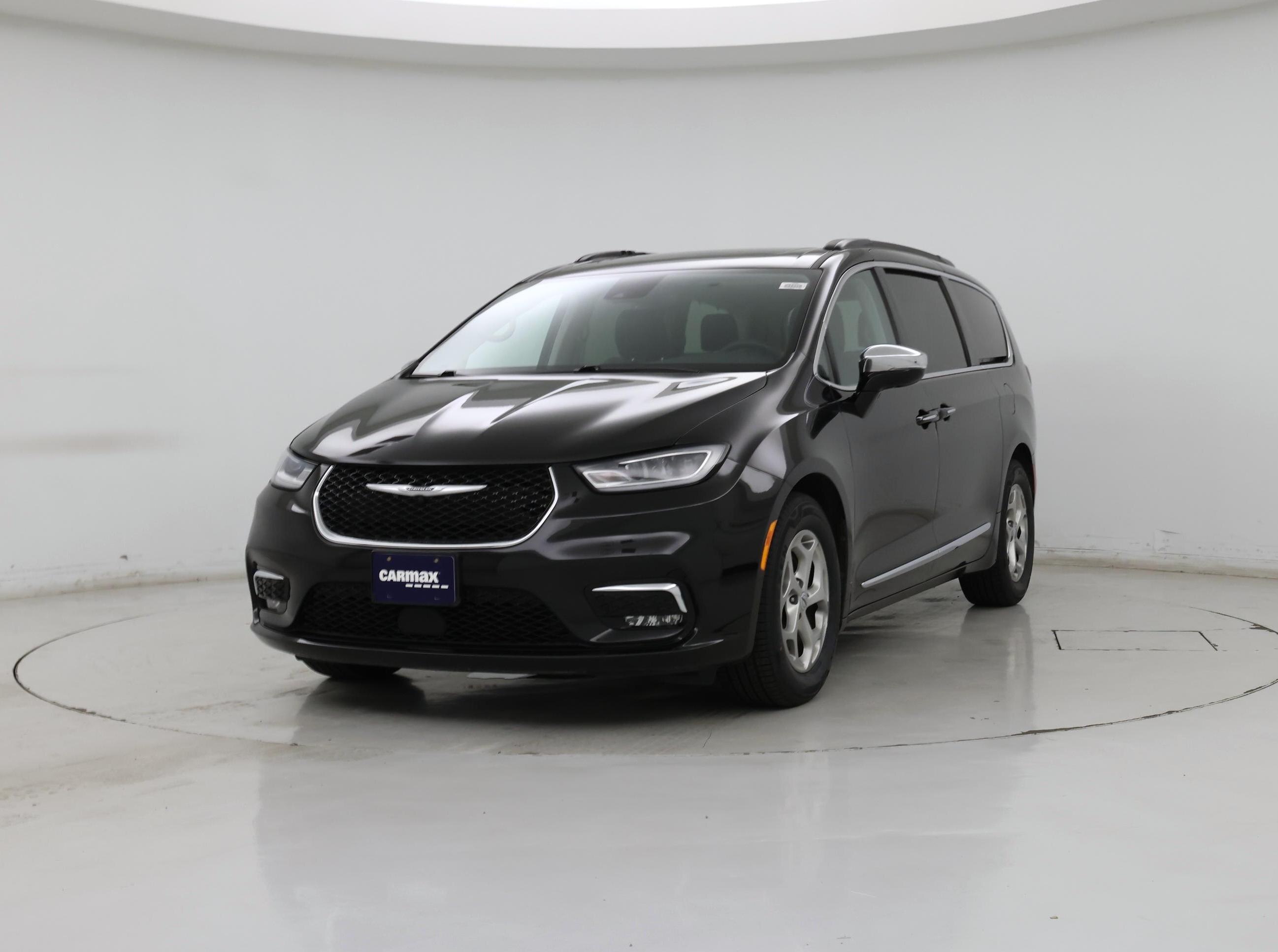 Thumbnail: 2023 Chrysler Pacifica - 4