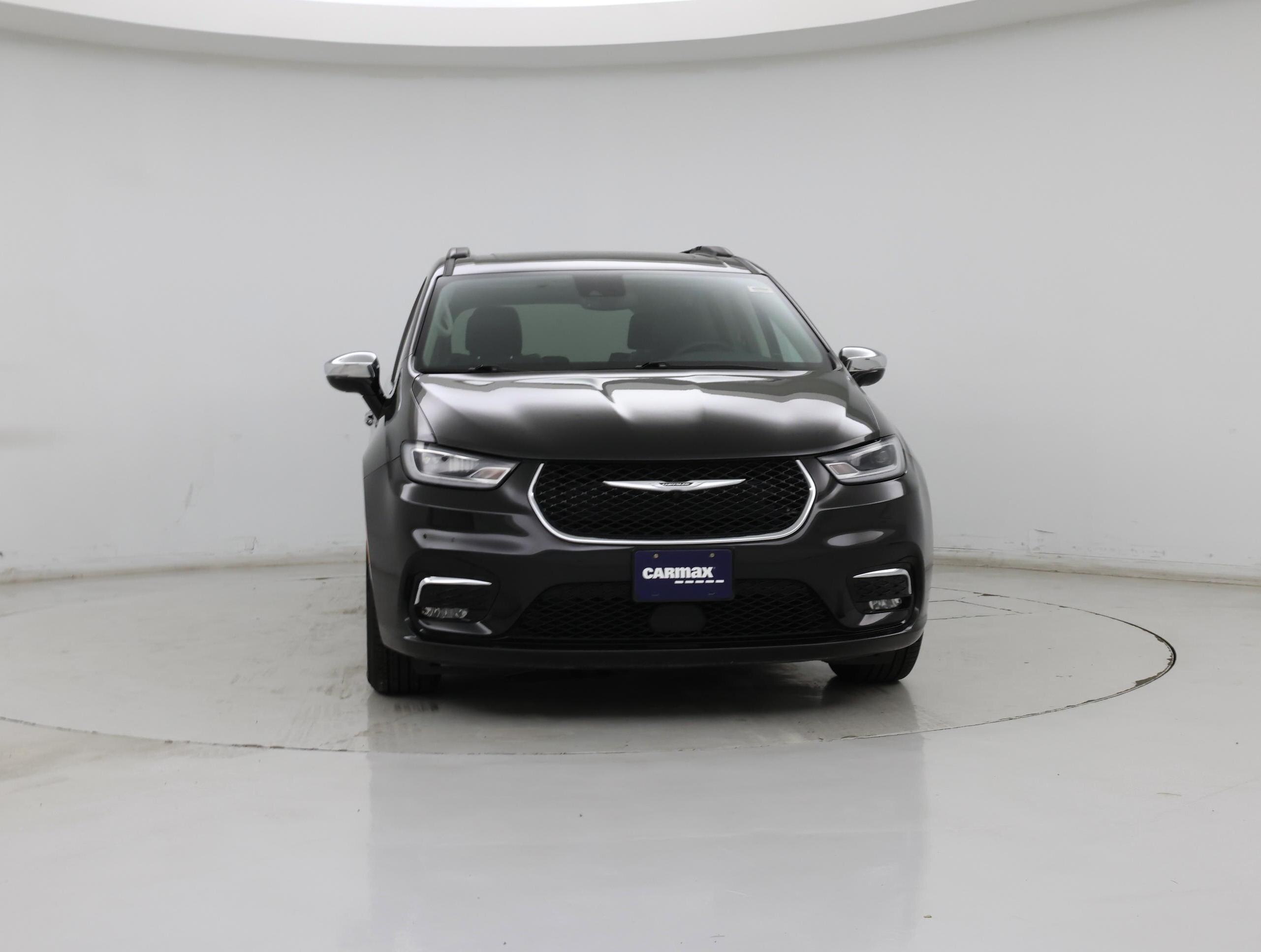 Thumbnail: 2023 Chrysler Pacifica - 5