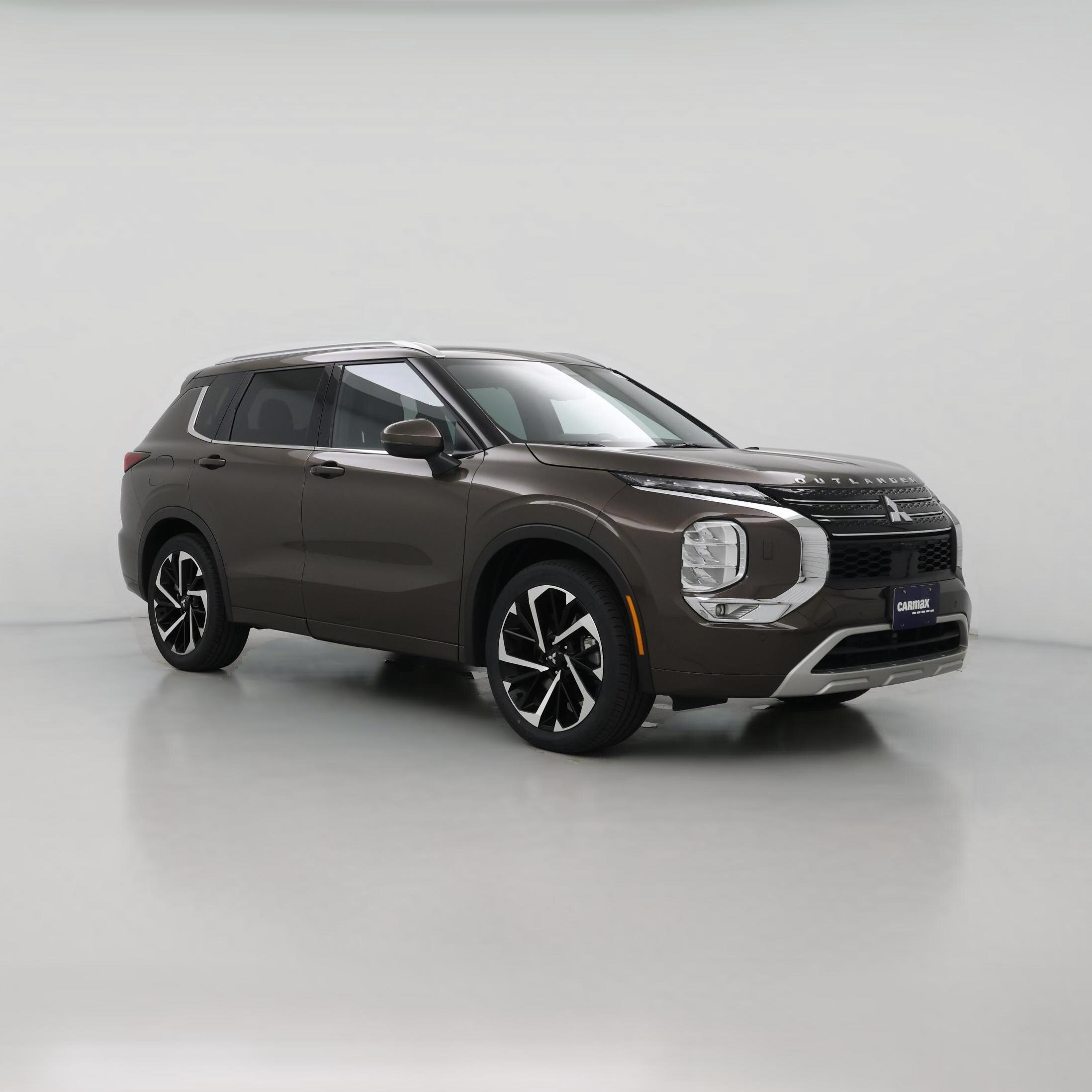 Thumbnail: 2022 Mitsubishi Outlander - 1