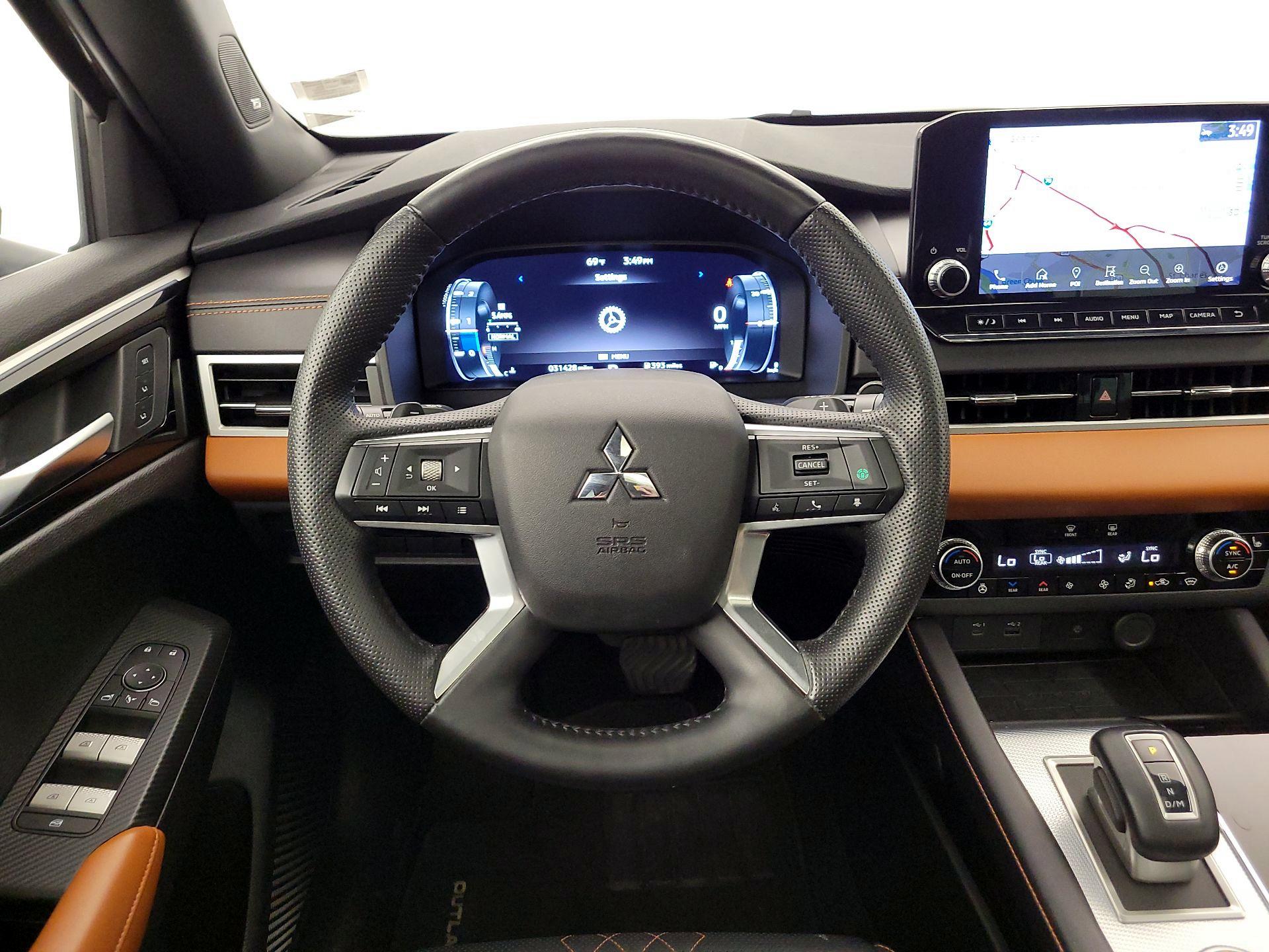 Thumbnail: 2022 Mitsubishi Outlander - 10