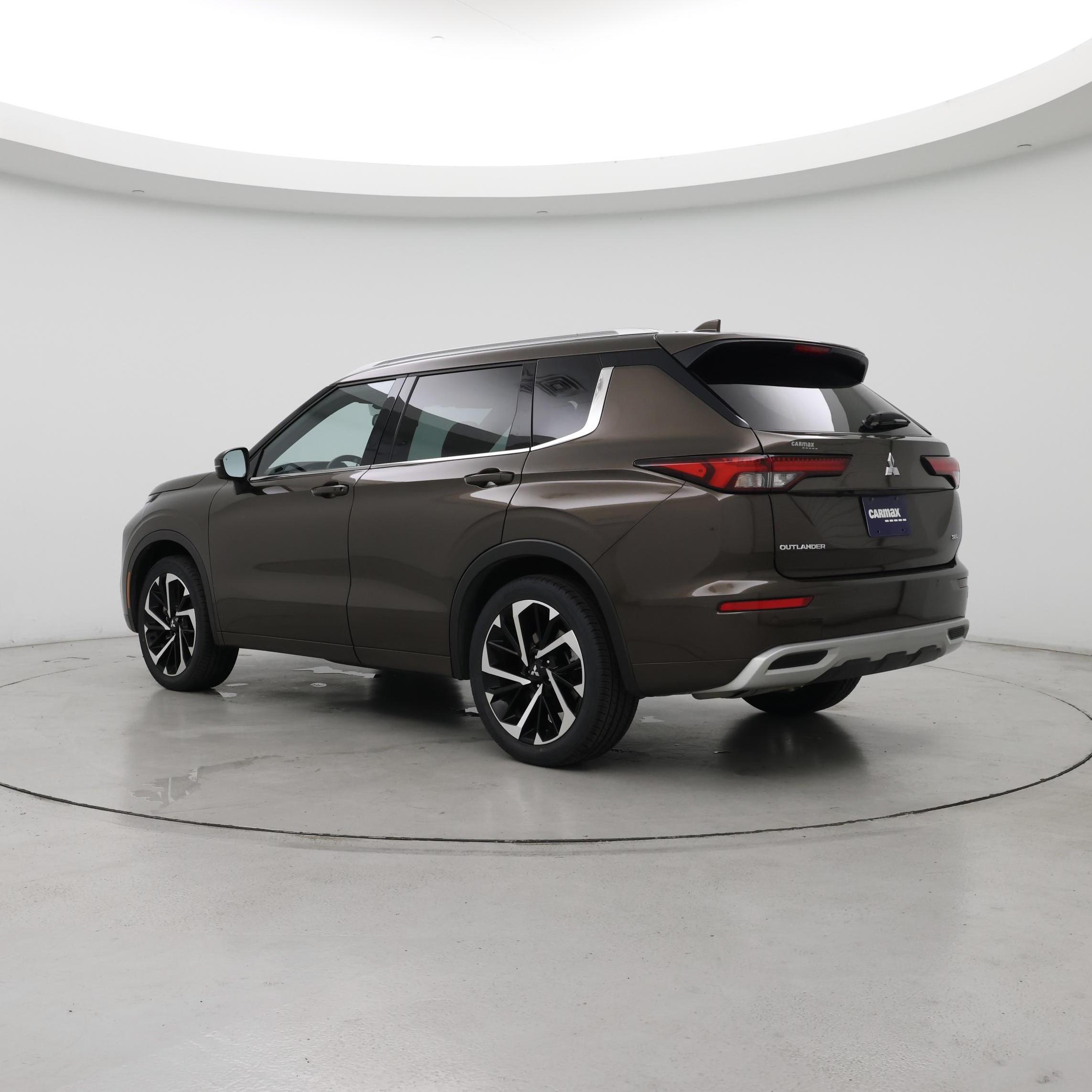 Thumbnail: 2022 Mitsubishi Outlander - 2