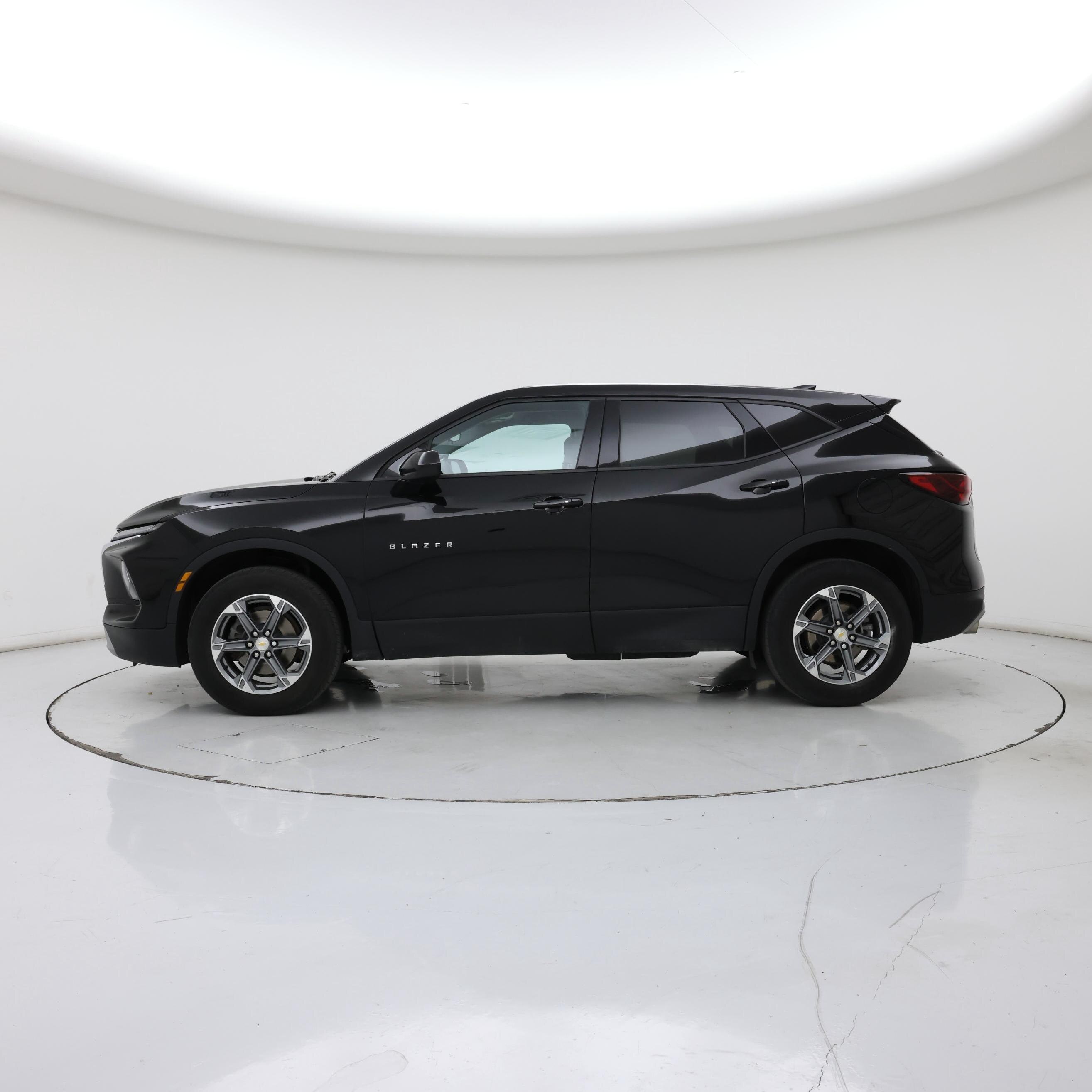 Thumbnail: 2023 Chevrolet Blazer - 3