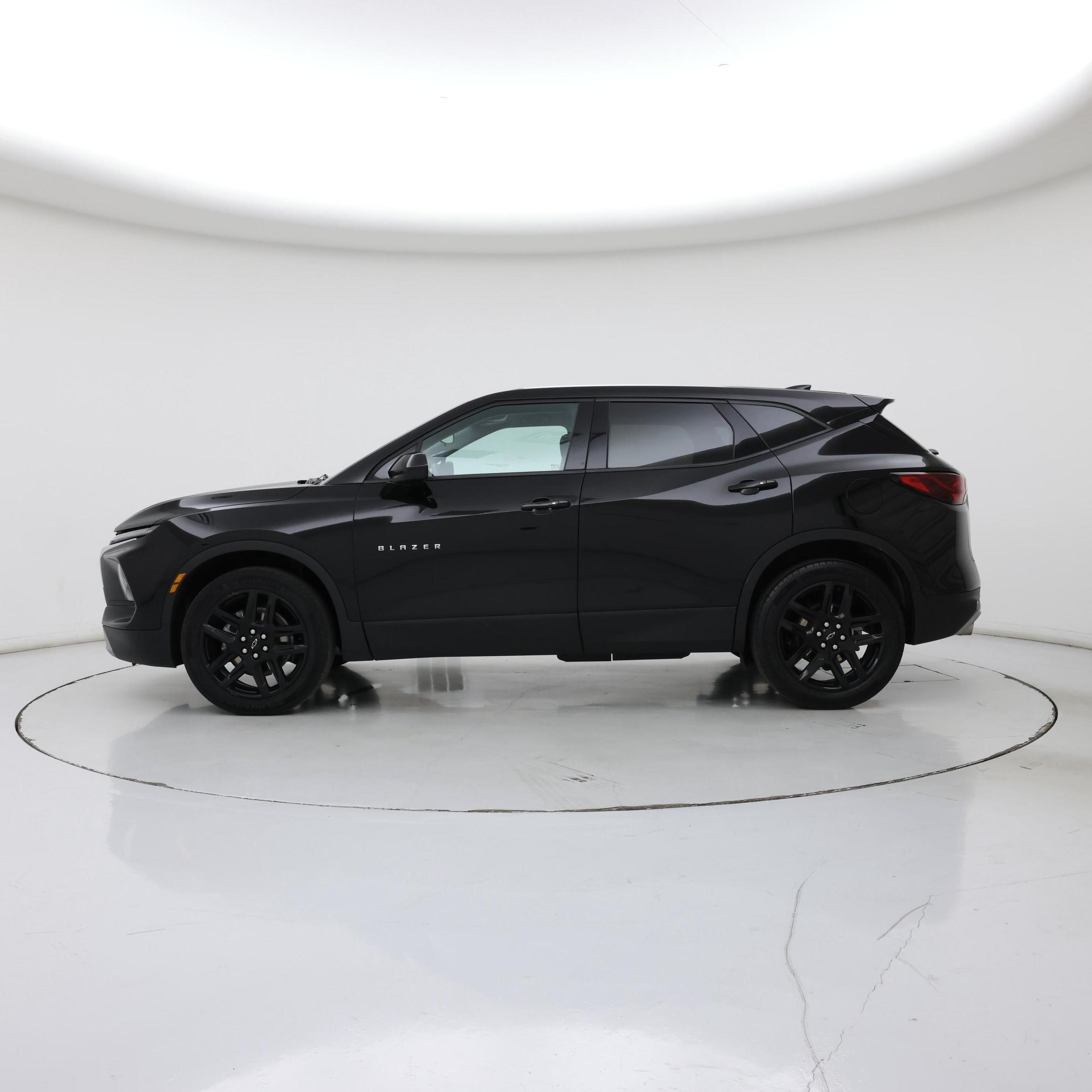 Thumbnail: 2023 Chevrolet Blazer - 3