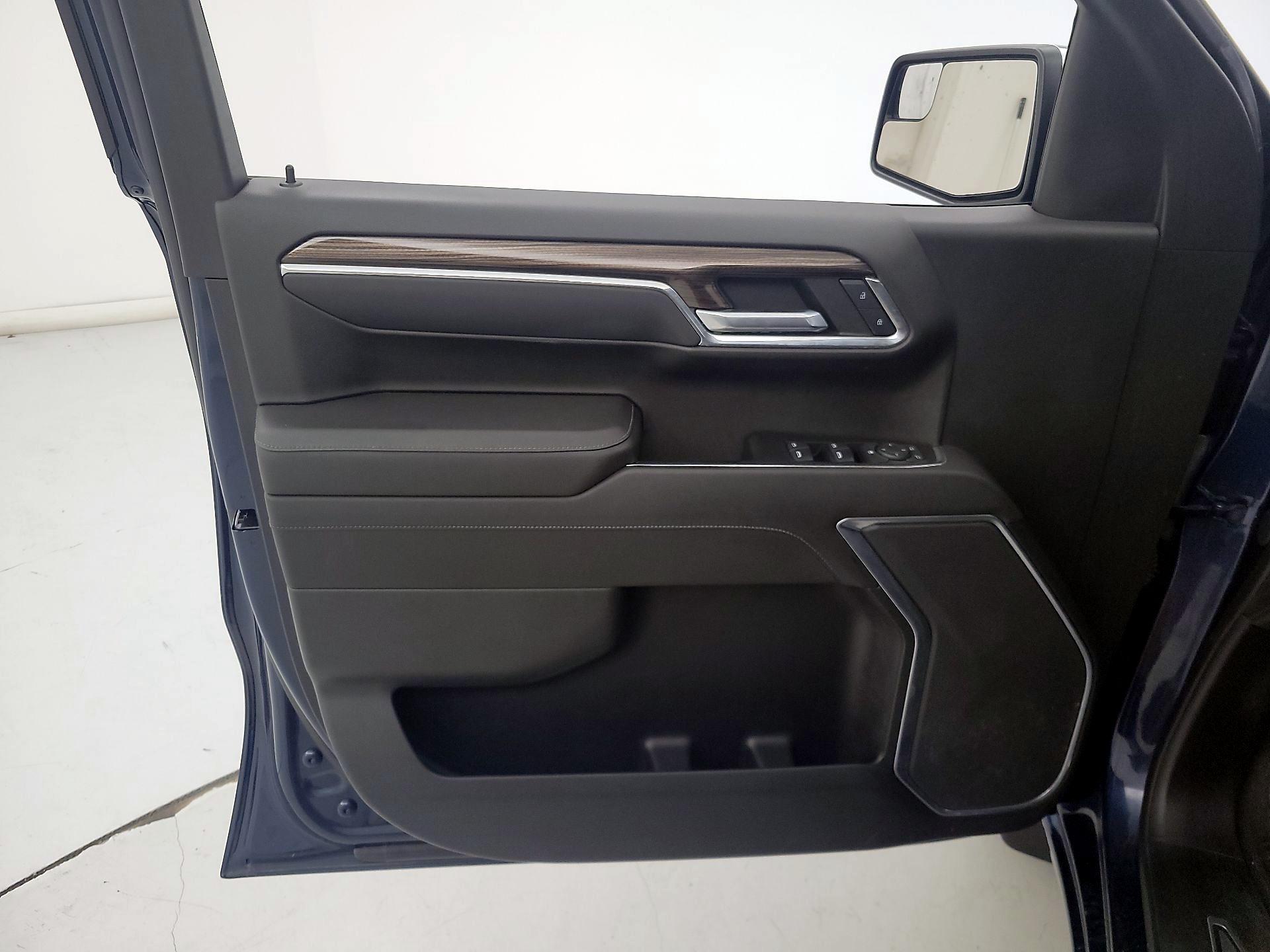 Thumbnail: 2022 Chevrolet Silverado 1500 - 12