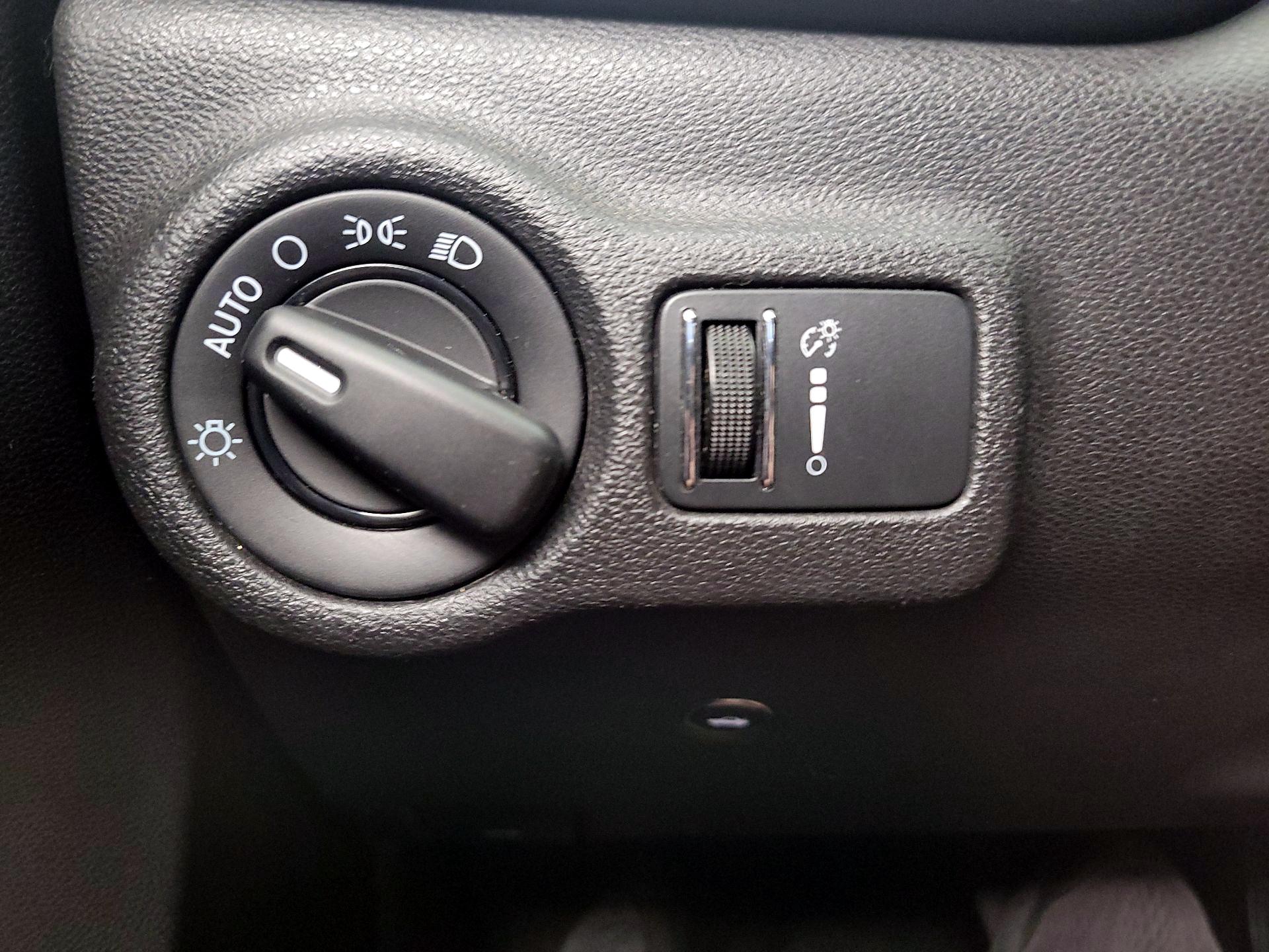 Thumbnail: 2016 Dodge Dart - 13