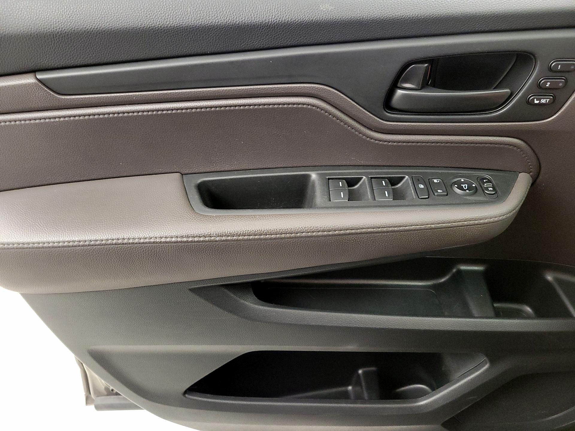 Thumbnail: 2018 Honda Odyssey - 12