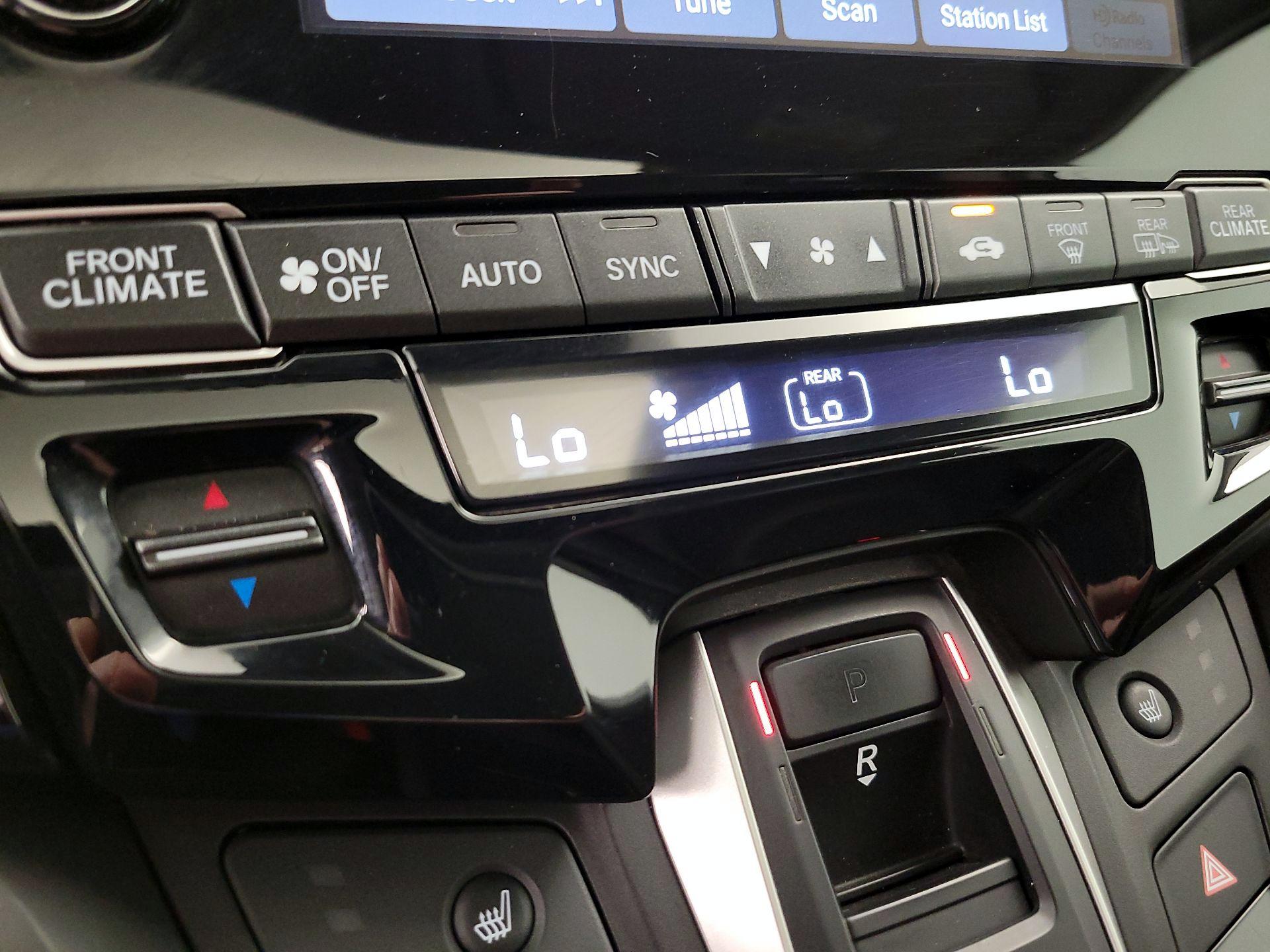 Thumbnail: 2018 Honda Odyssey - 16