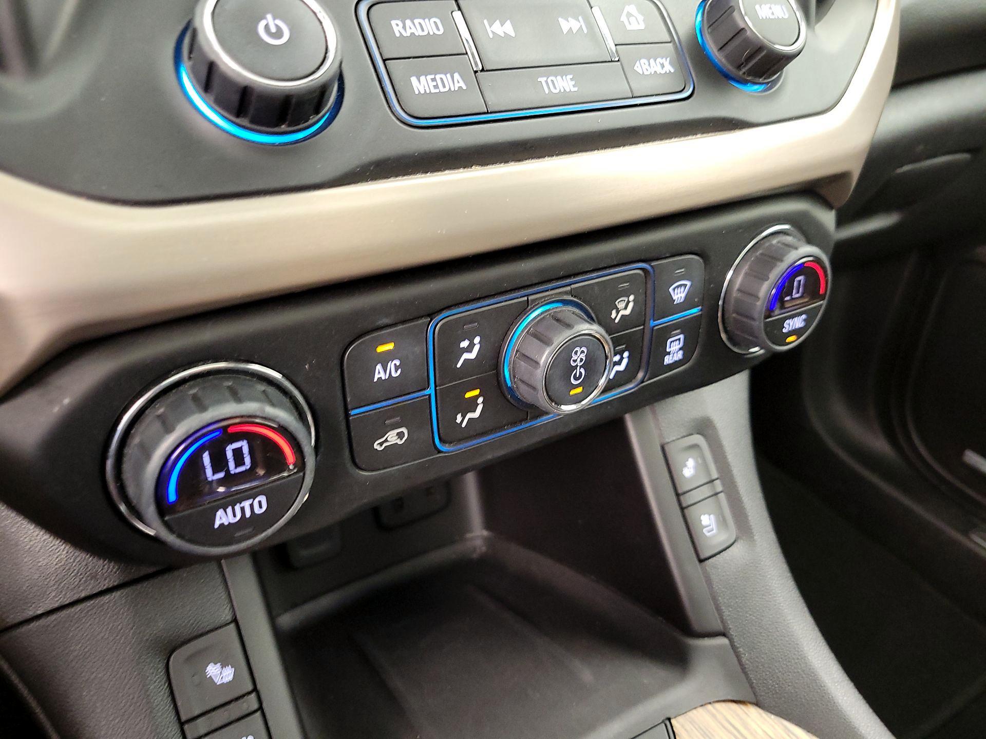 Thumbnail: 2019 GMC Acadia - 17