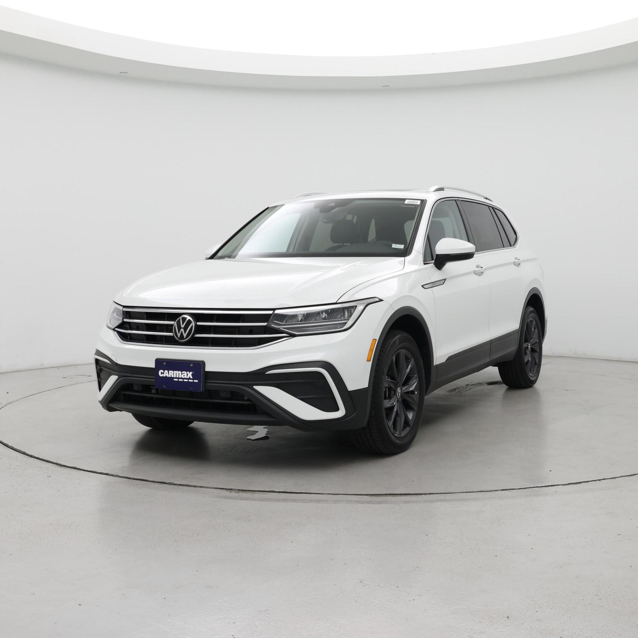 Thumbnail: 2022 Volkswagen Tiguan - 4