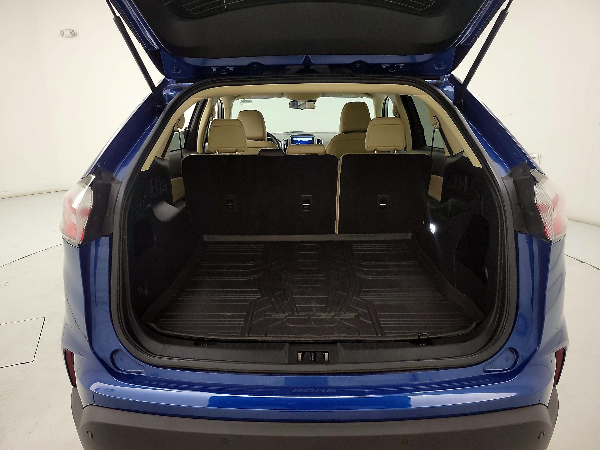 Thumbnail: 2021 Ford Edge - 20